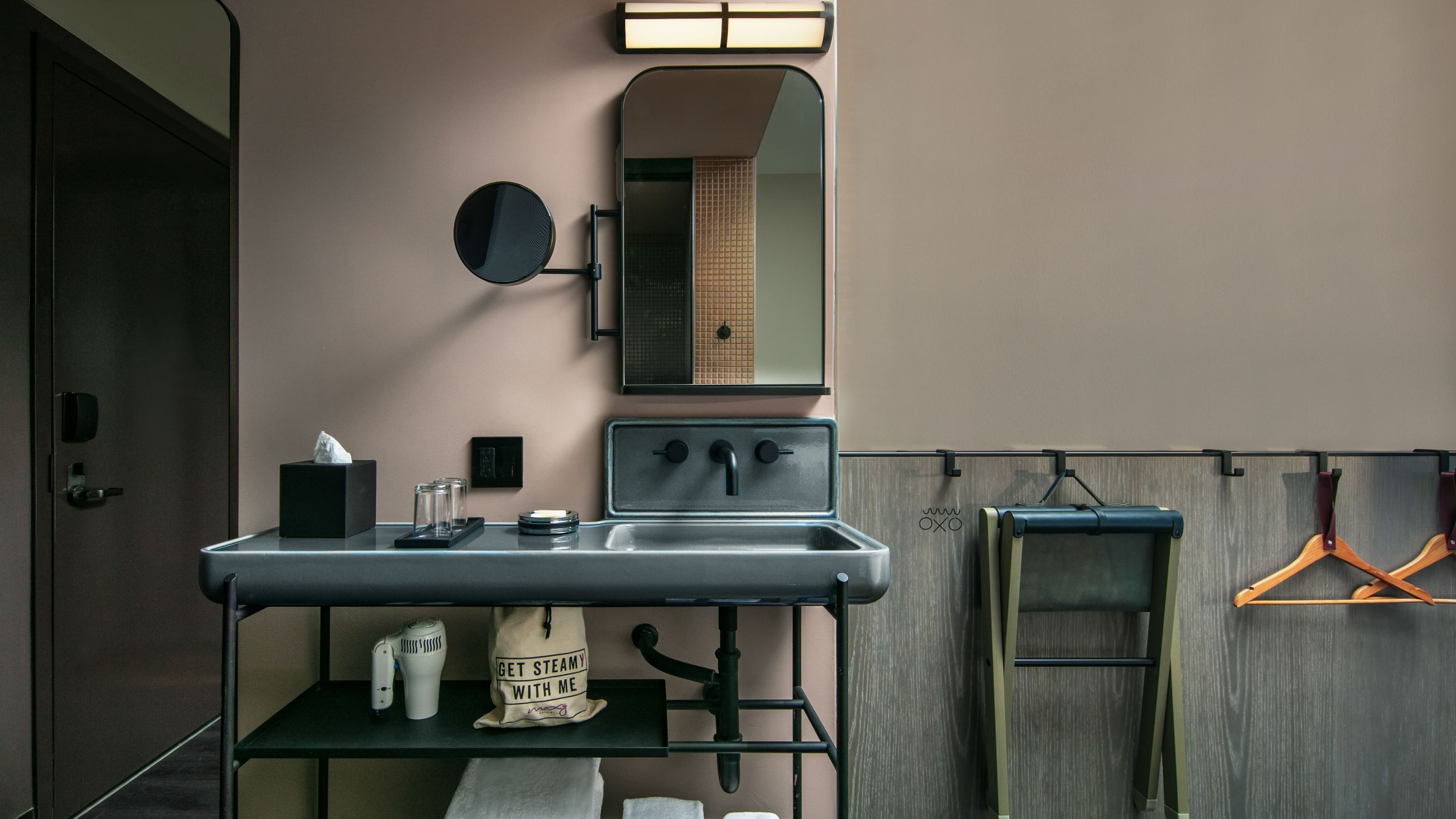 Standard King Room - Image 3