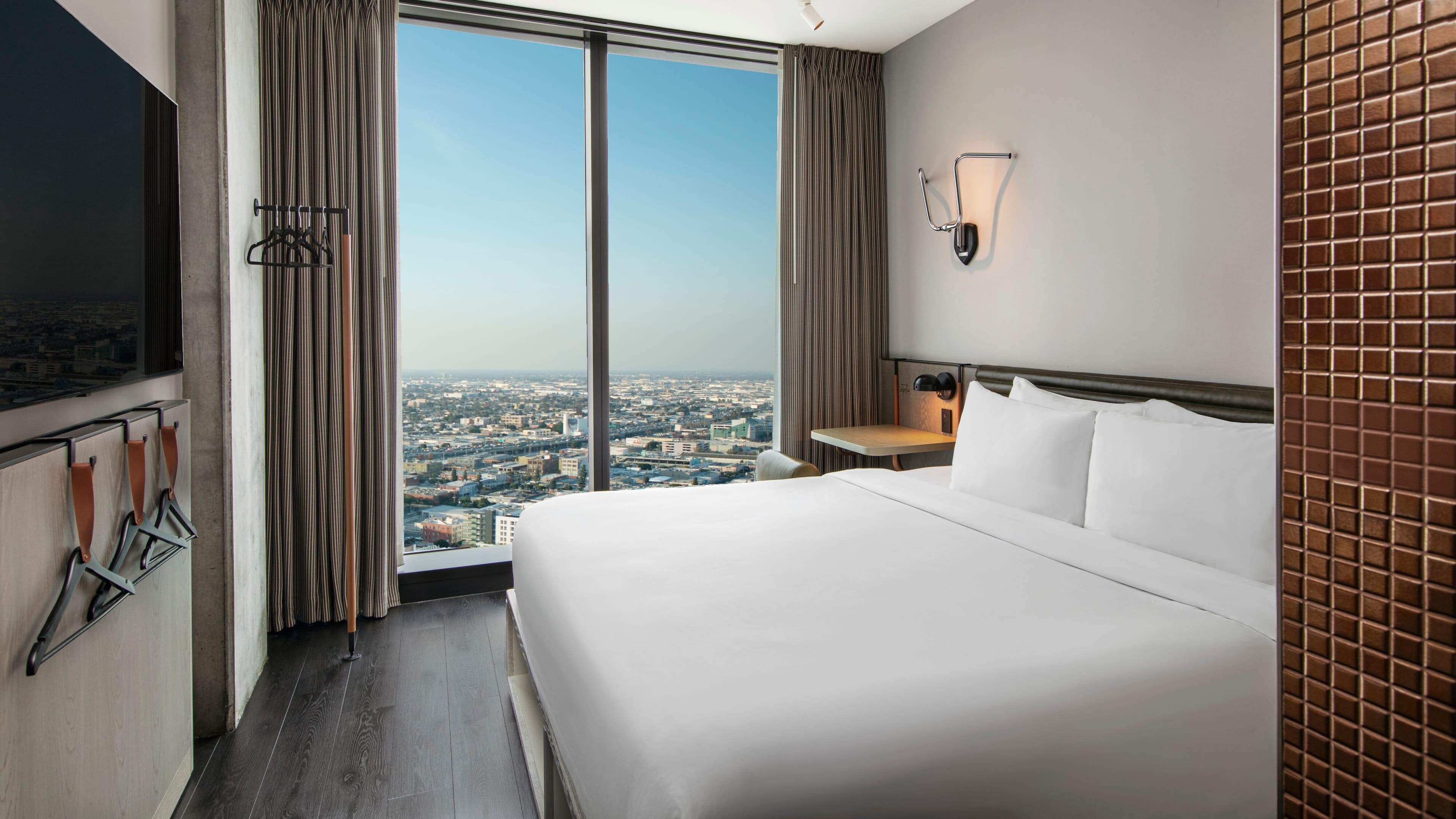 Standard King Room - Image 1