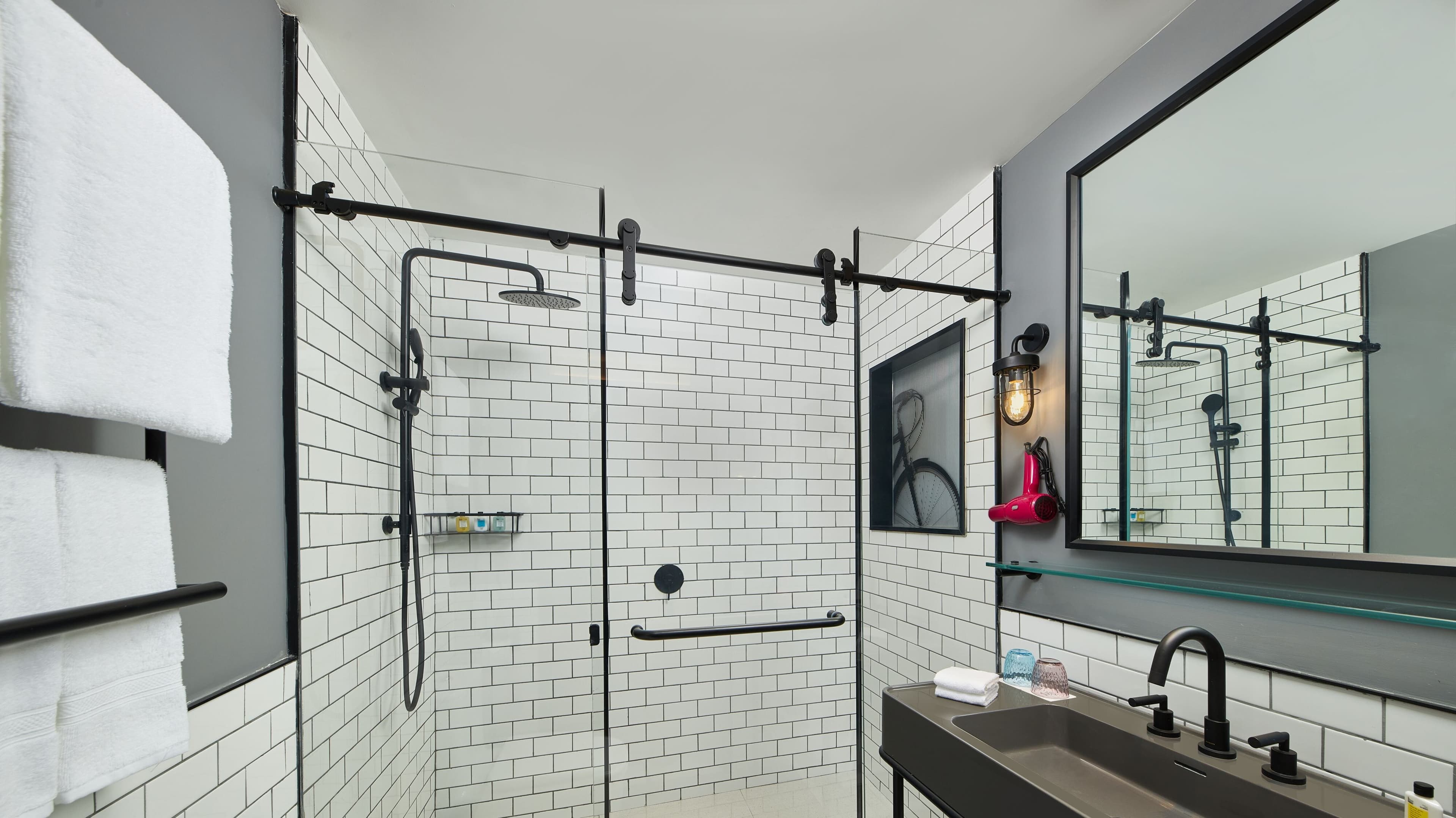 Standard Queen - Image 2