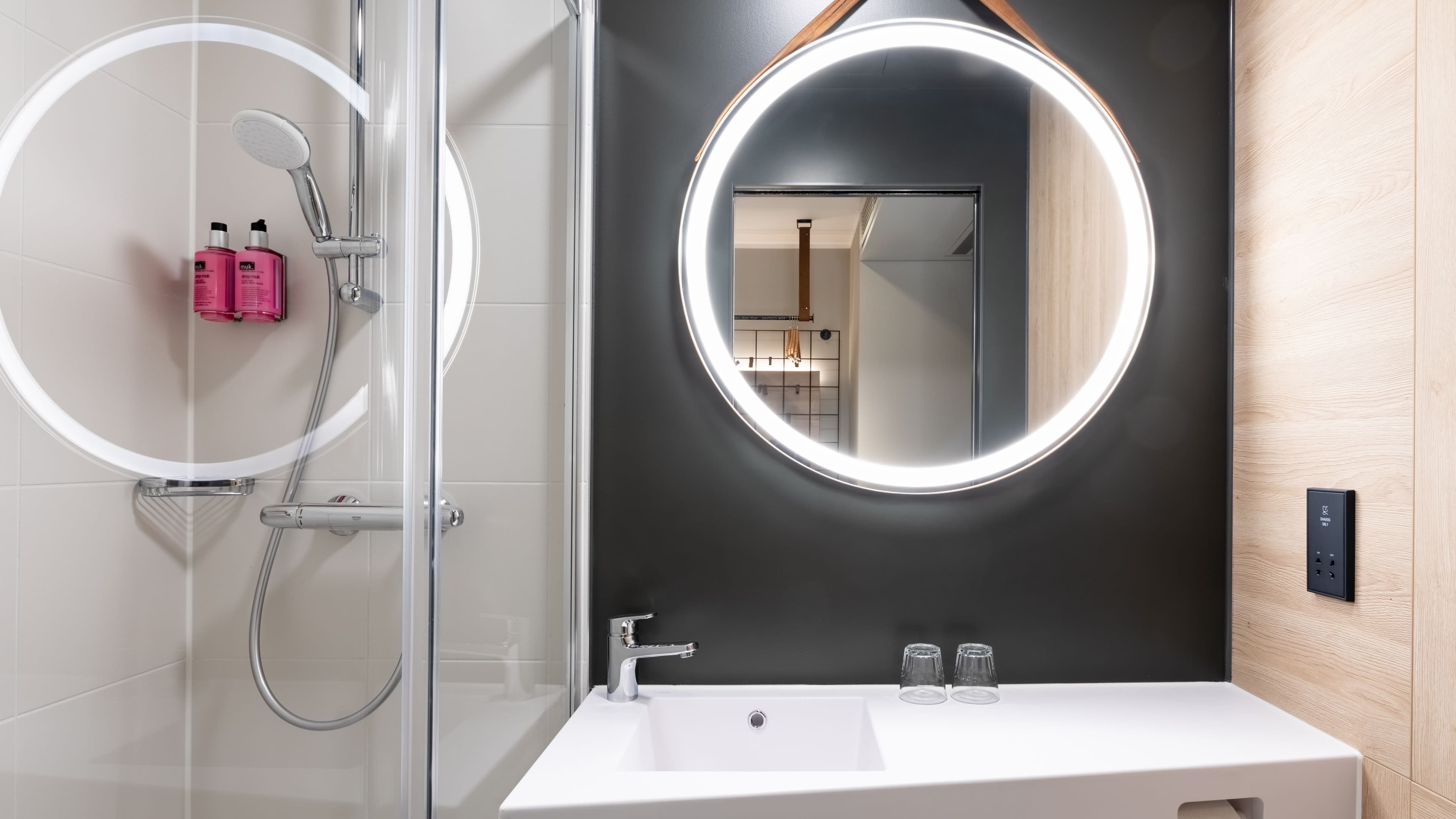 Moxy Queen Sleeper - Image 14