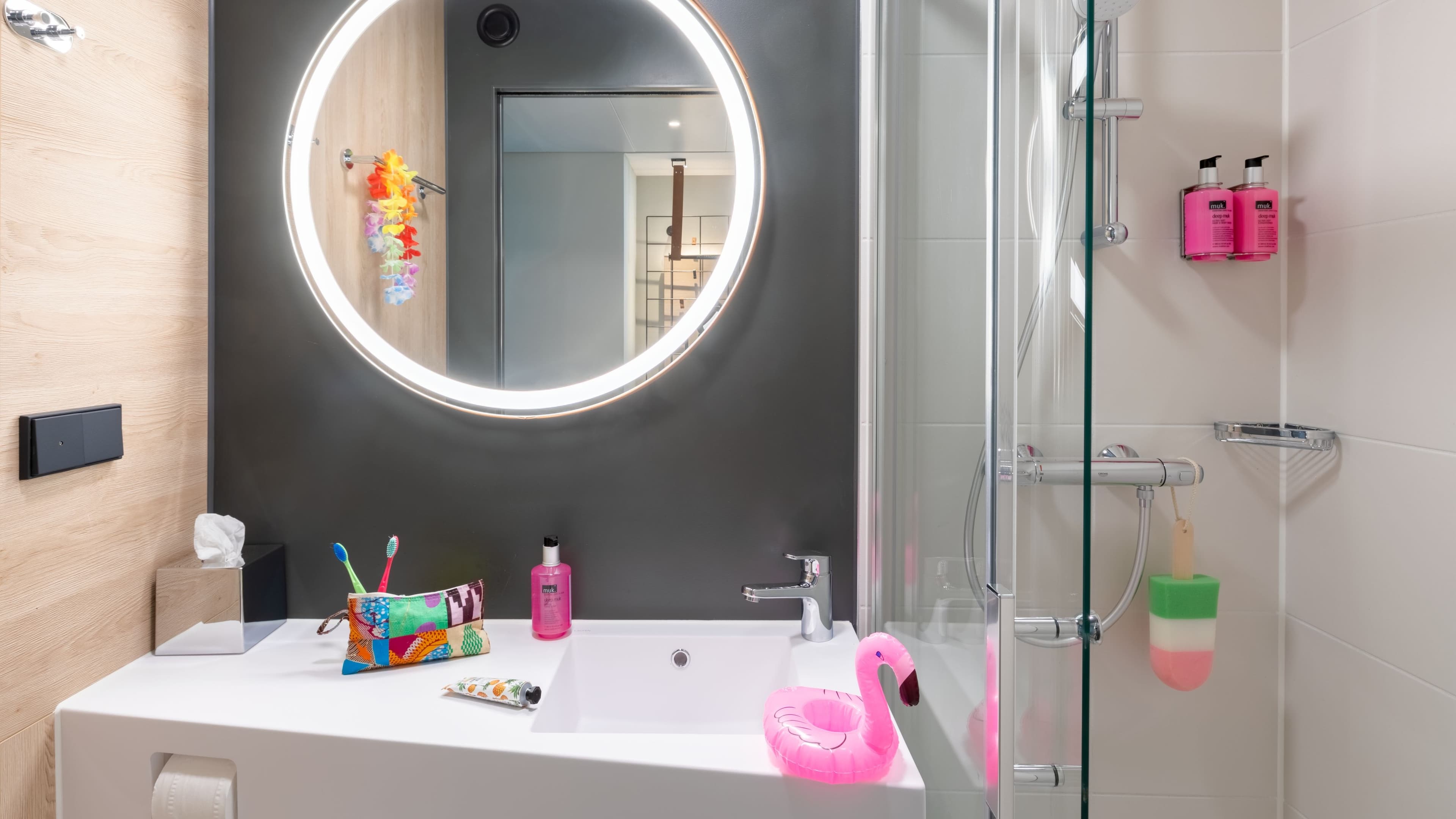 Moxy Queen Sleeper - Image 12