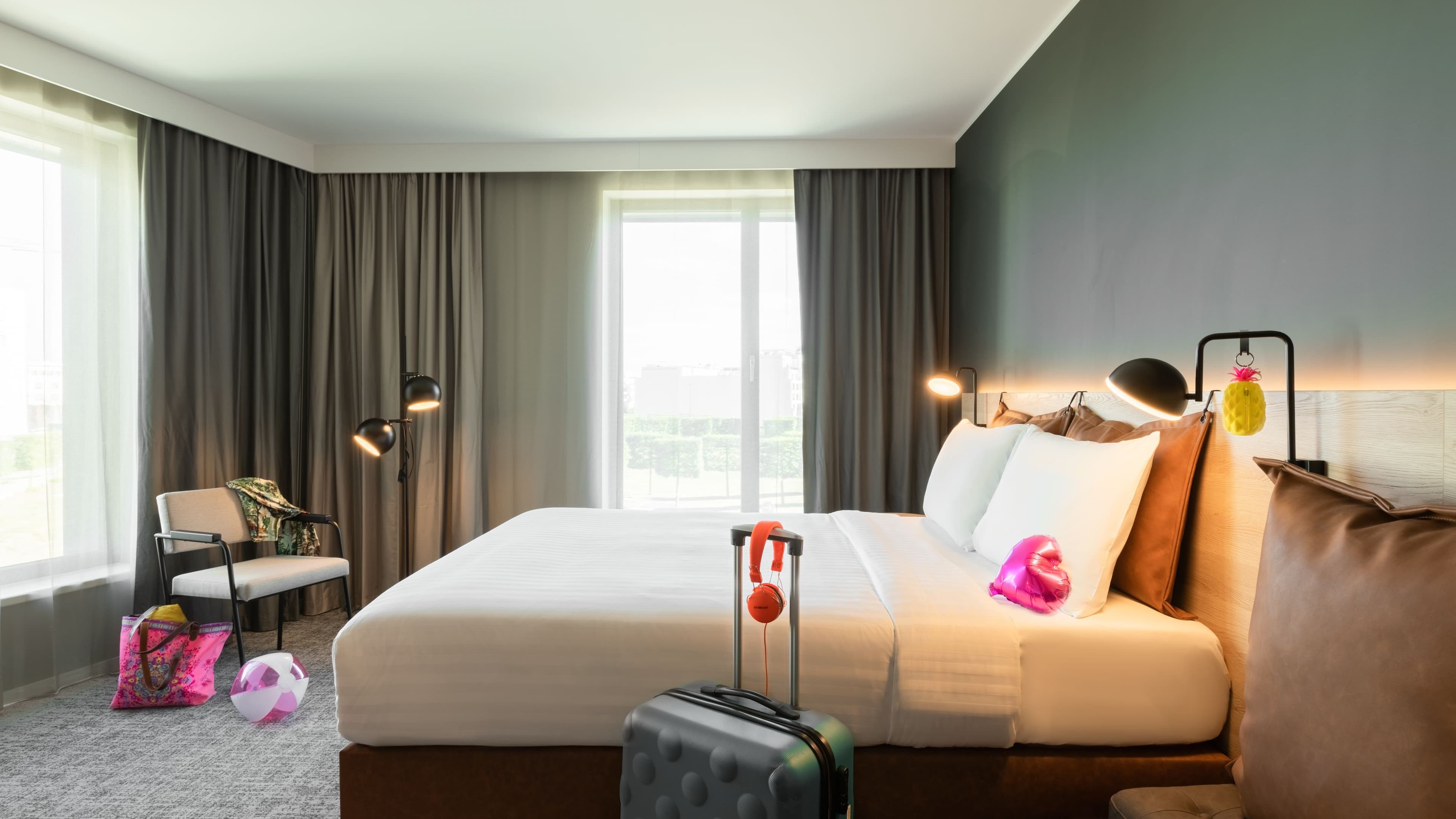 Moxy Queen Sleeper - Image 3