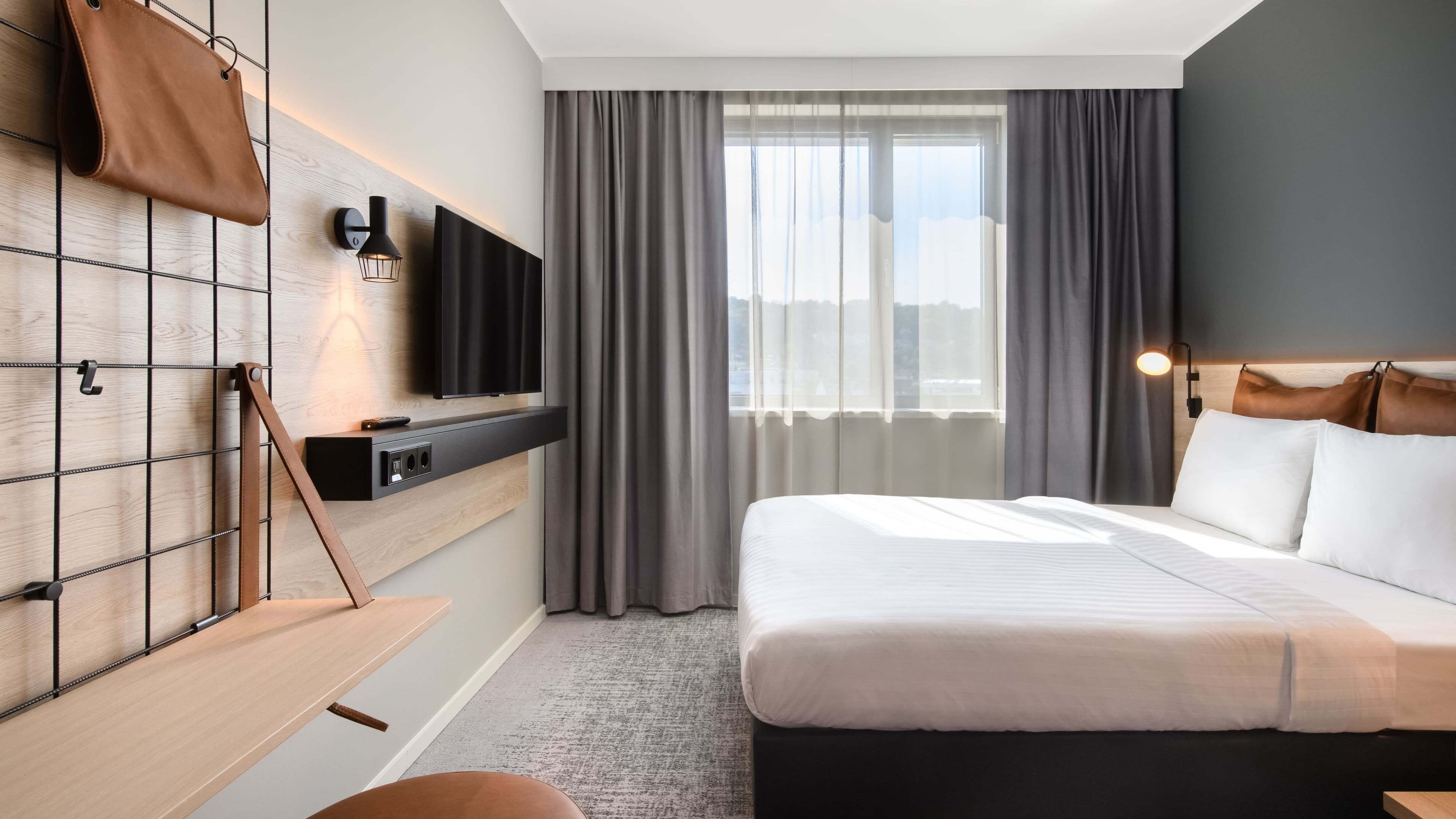 Moxy Queen Sleeper - Image 7