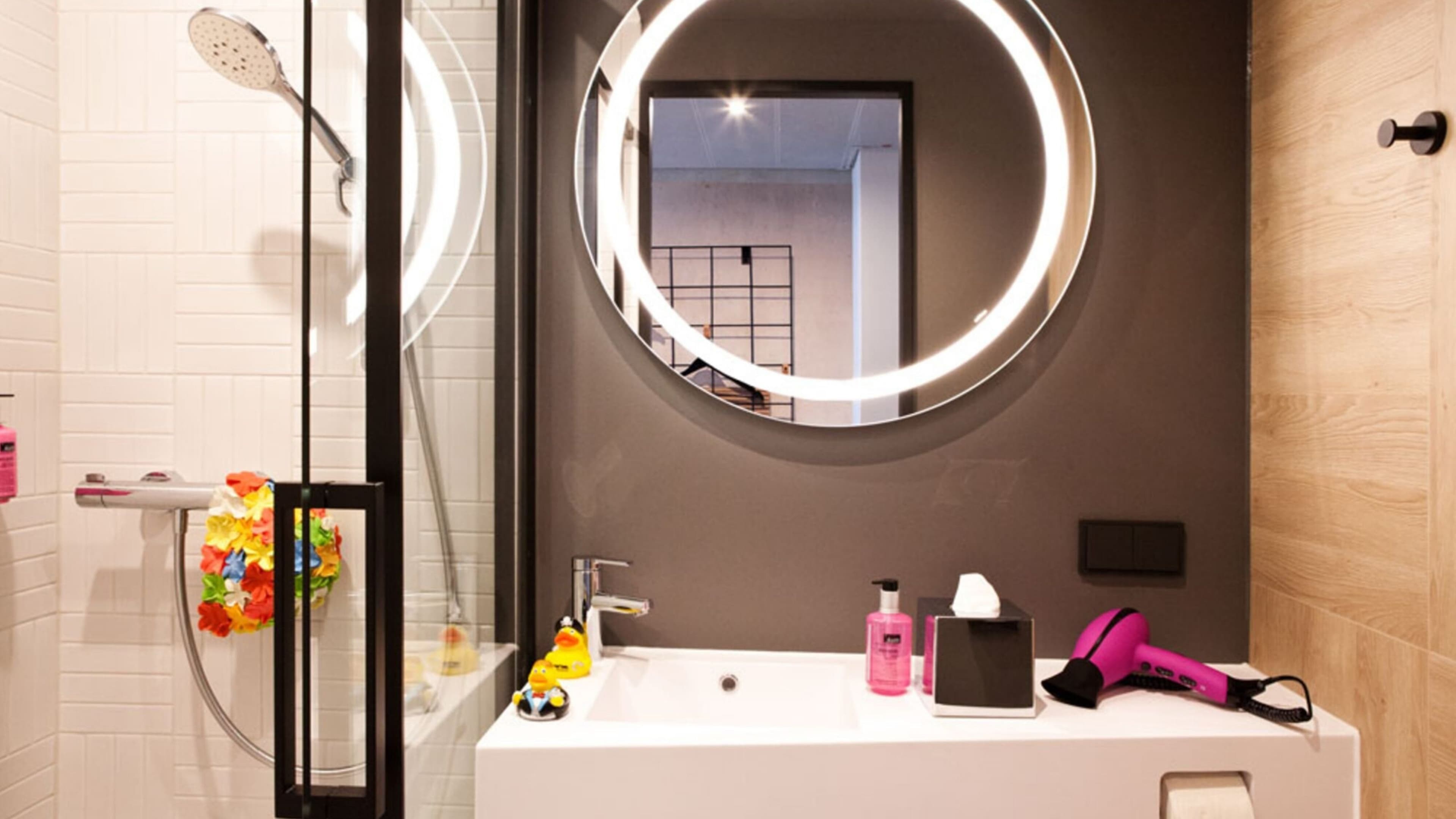 Moxy Family - Image 5