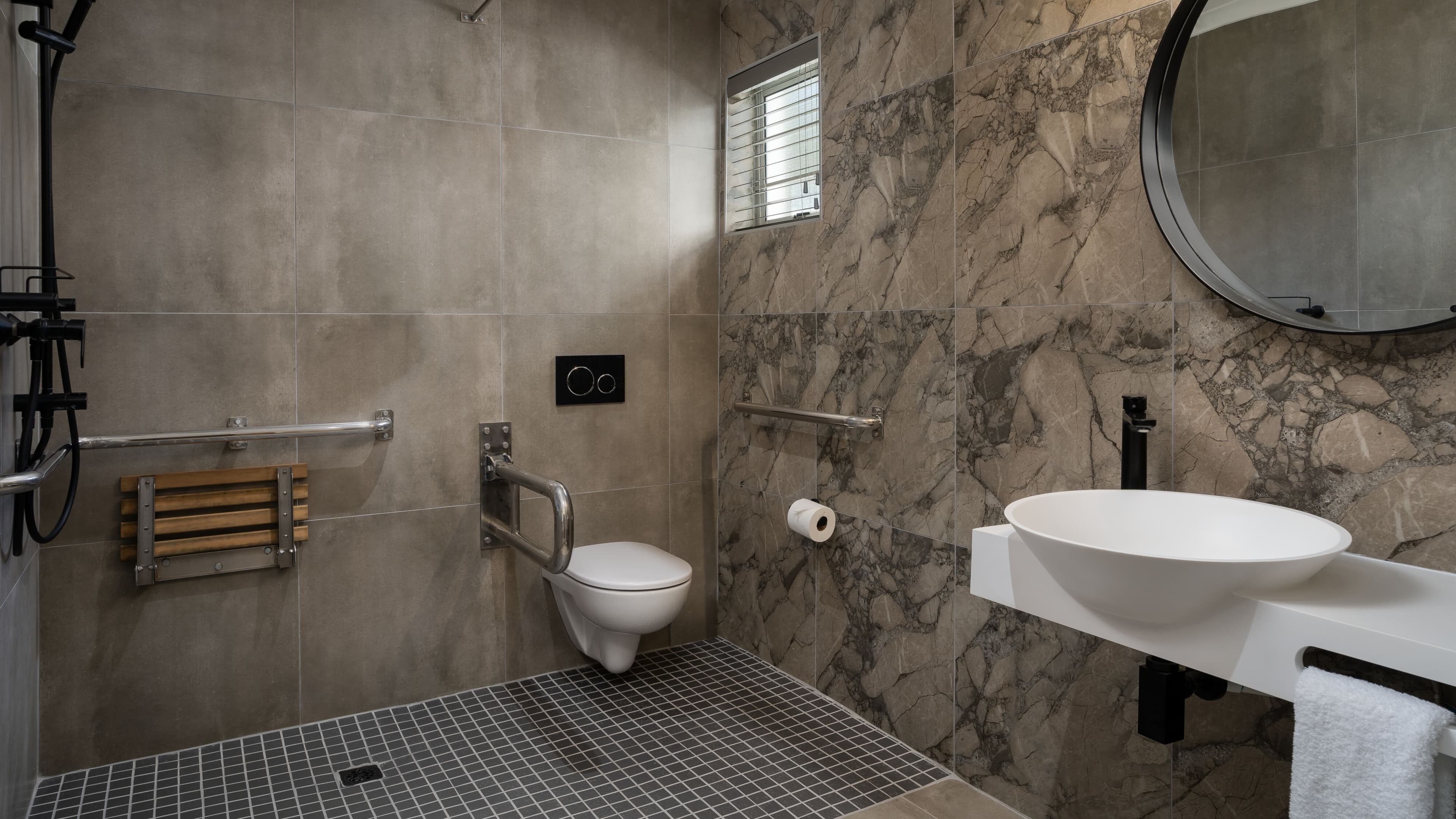 Deluxe Guest room - Image 4