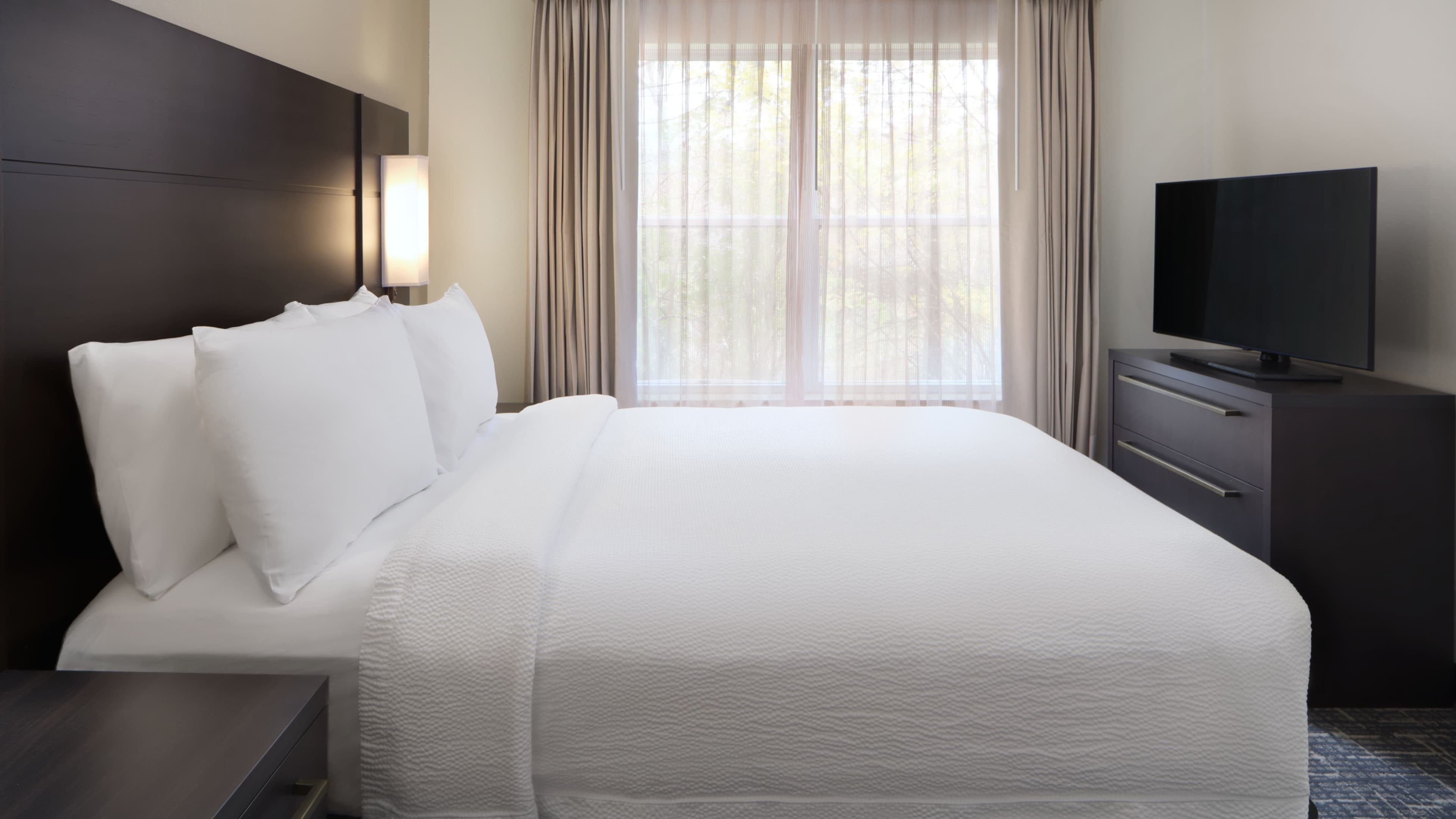 1 Bedroom Suite - Image 4