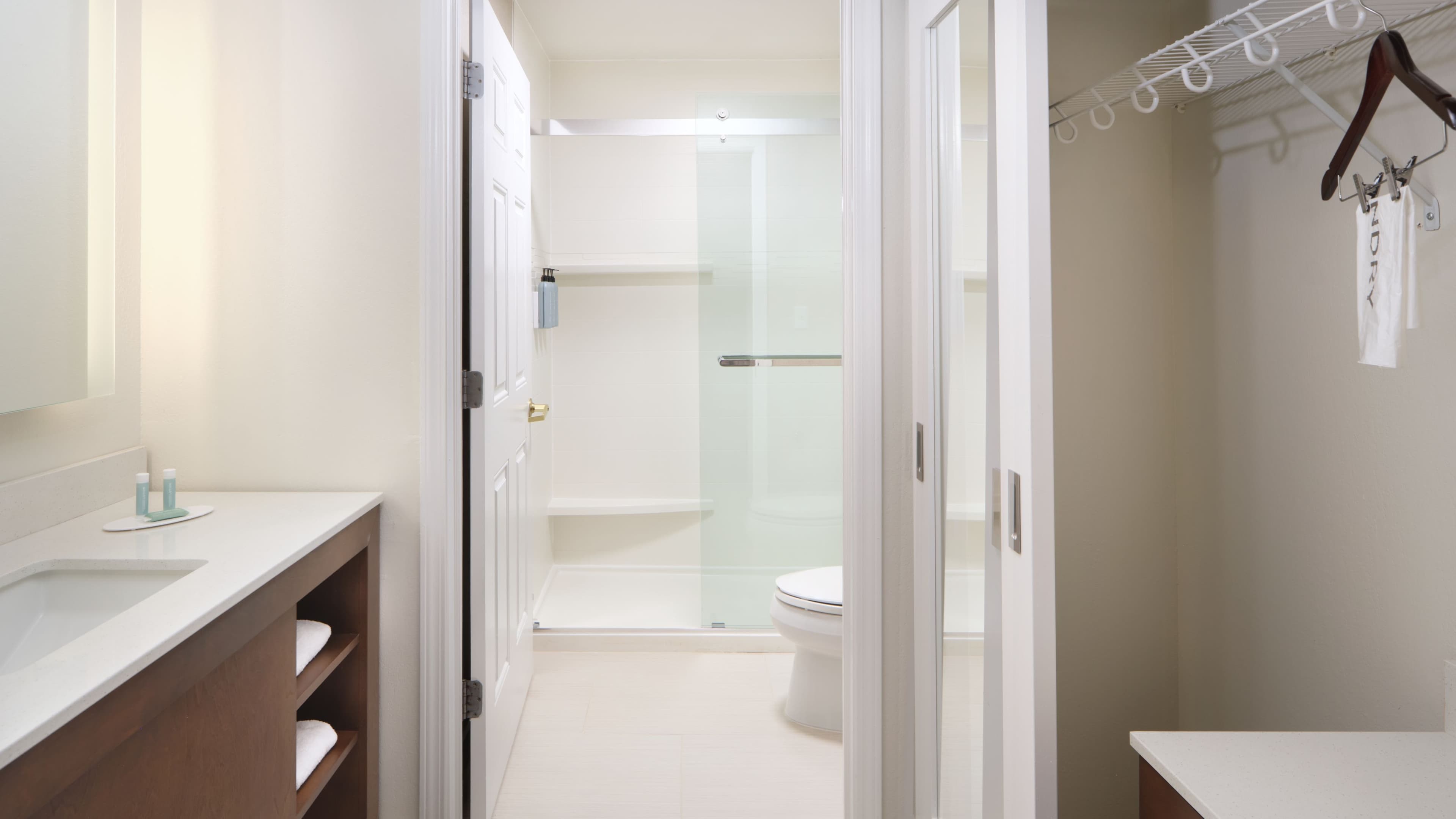 1 Bedroom Suite - Image 5