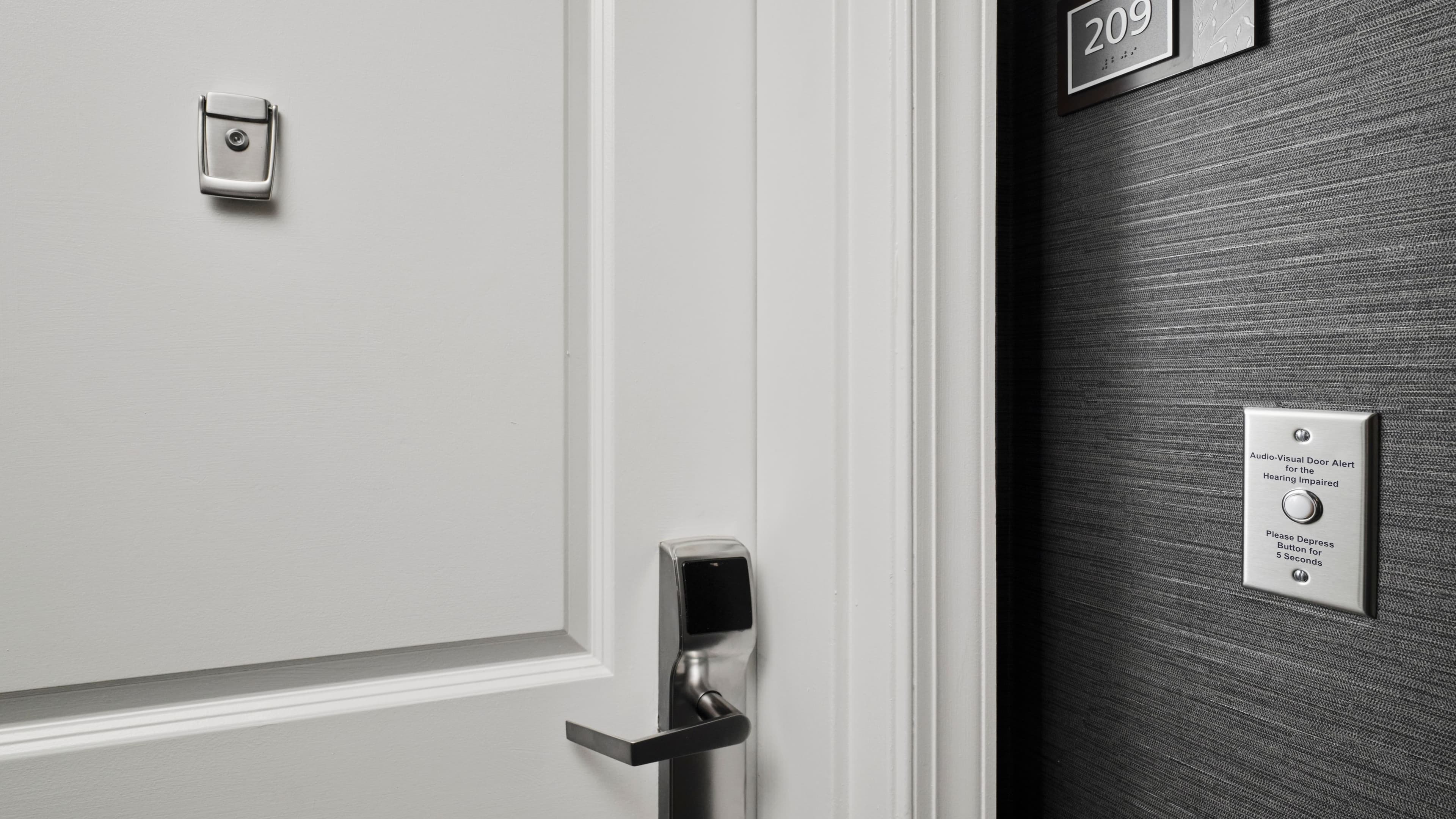 1 Bedroom Suite - Image 4