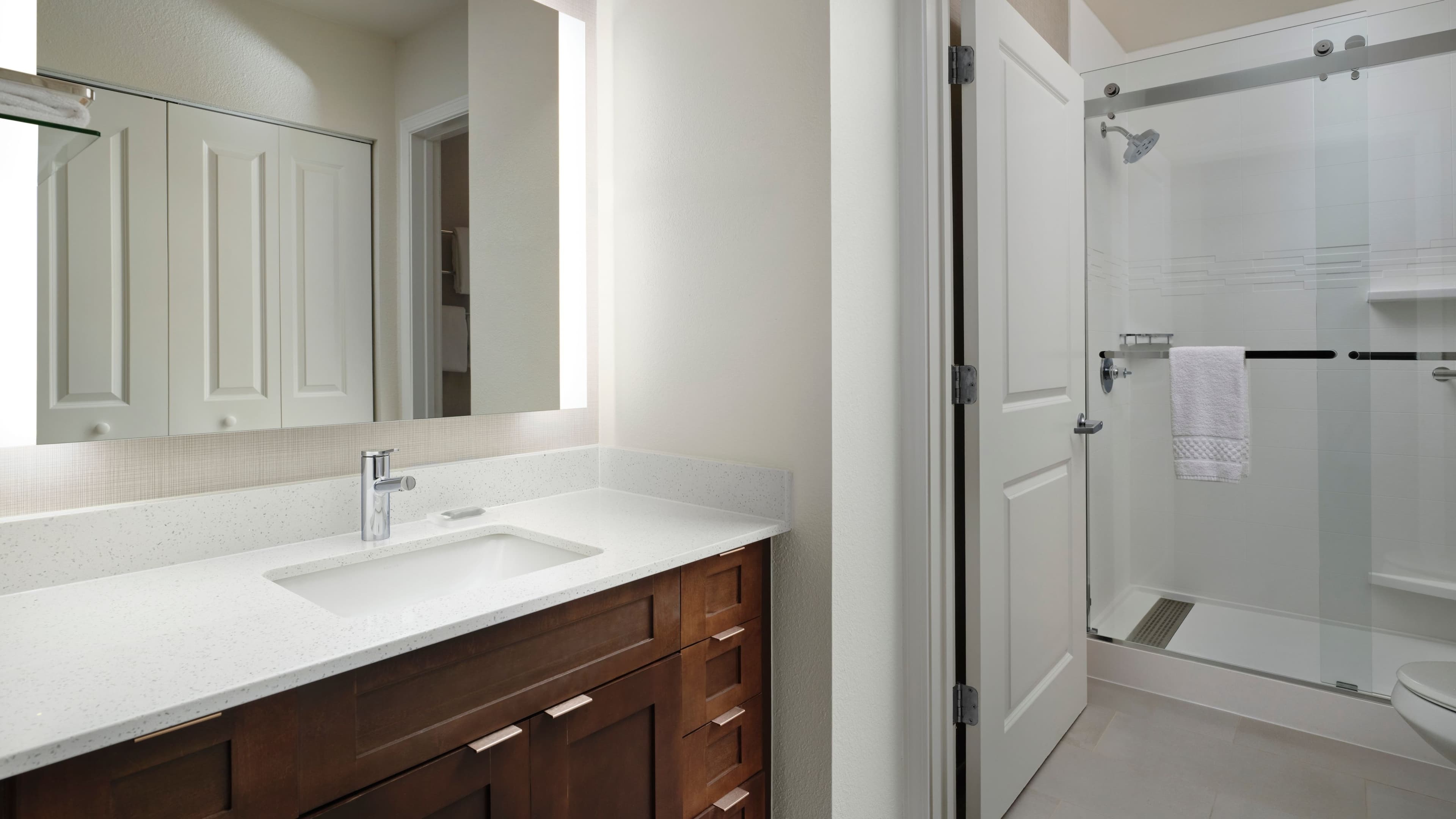 1 Bedroom Suite - Image 5