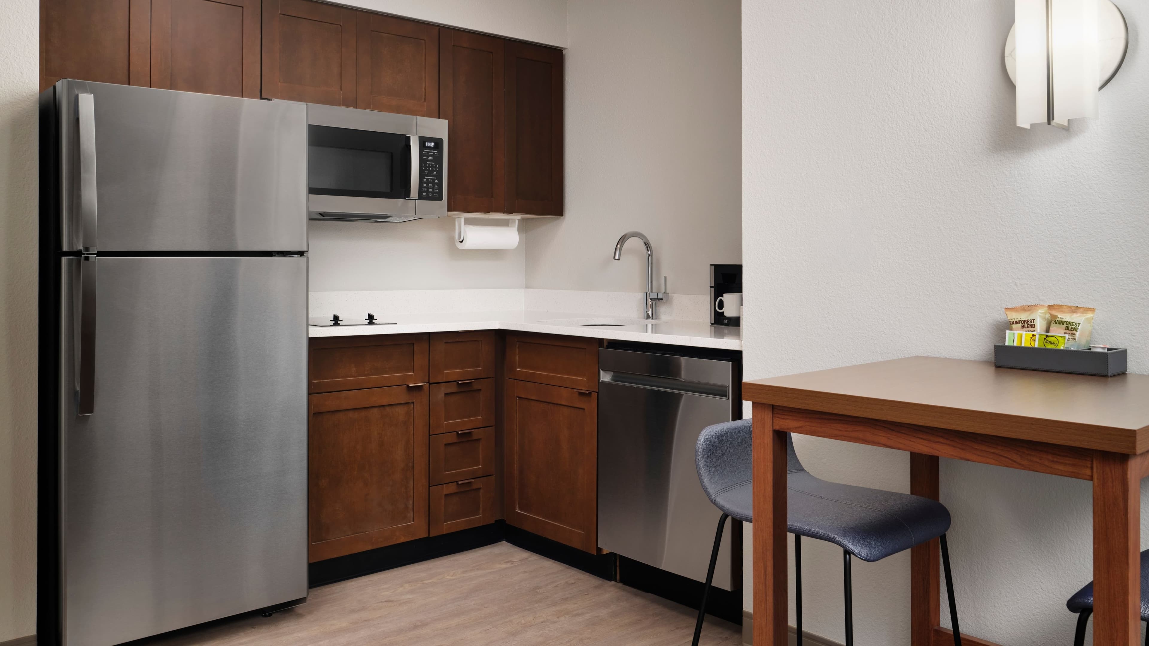 1 Bedroom Suite - Image 2