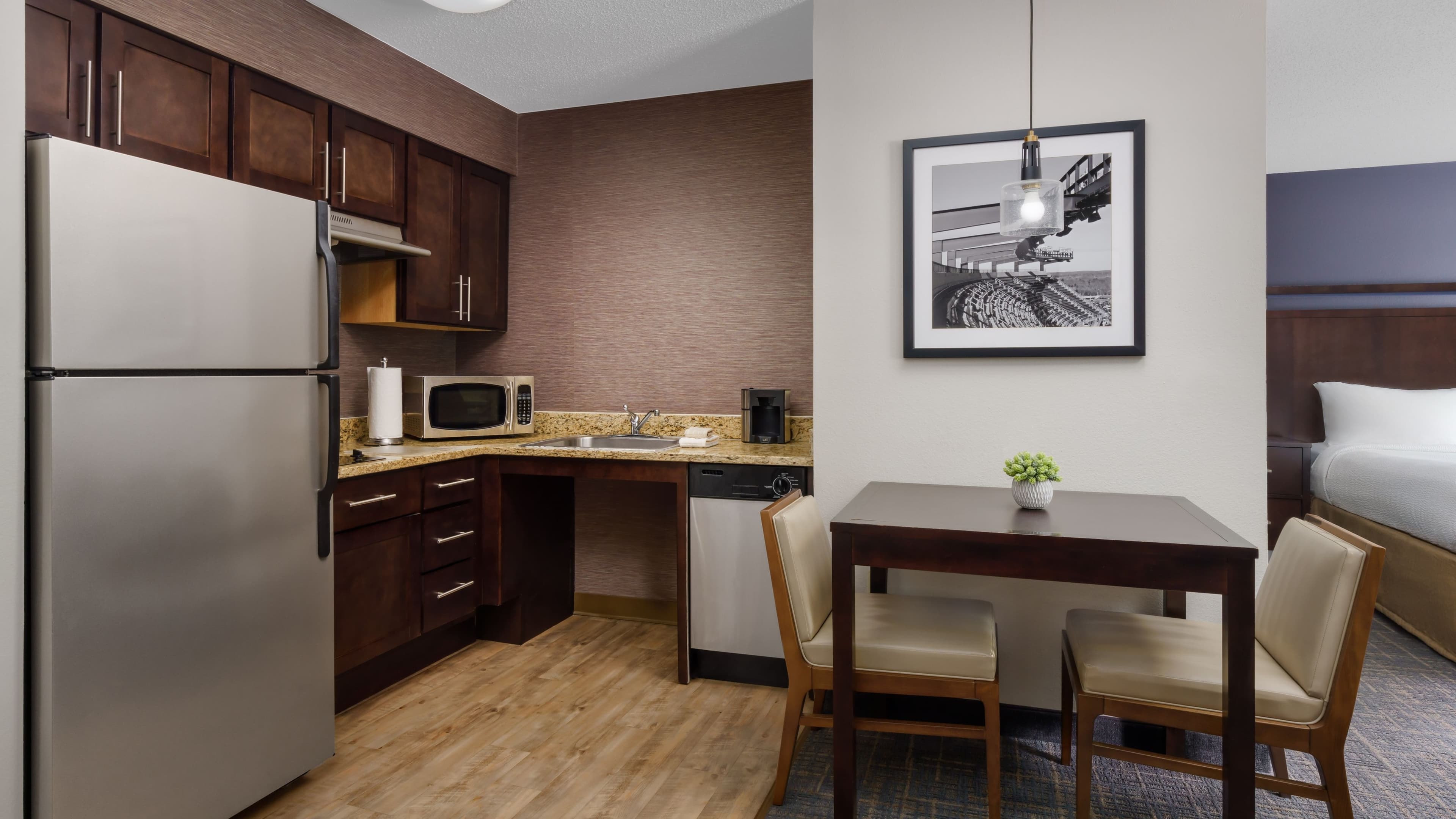 1 Bedroom Suite - Image 2