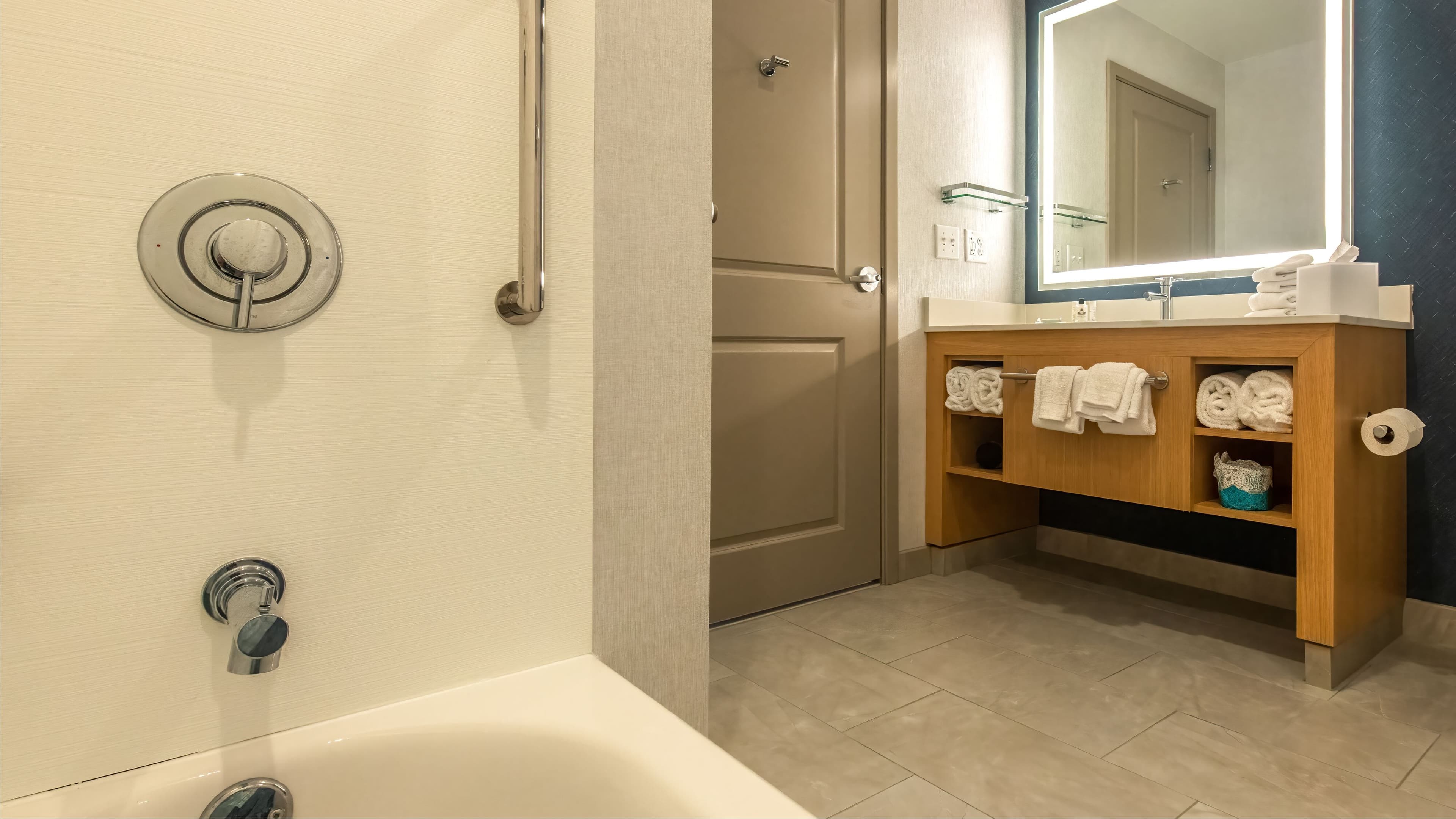 1 Bedroom Suite - Image 6