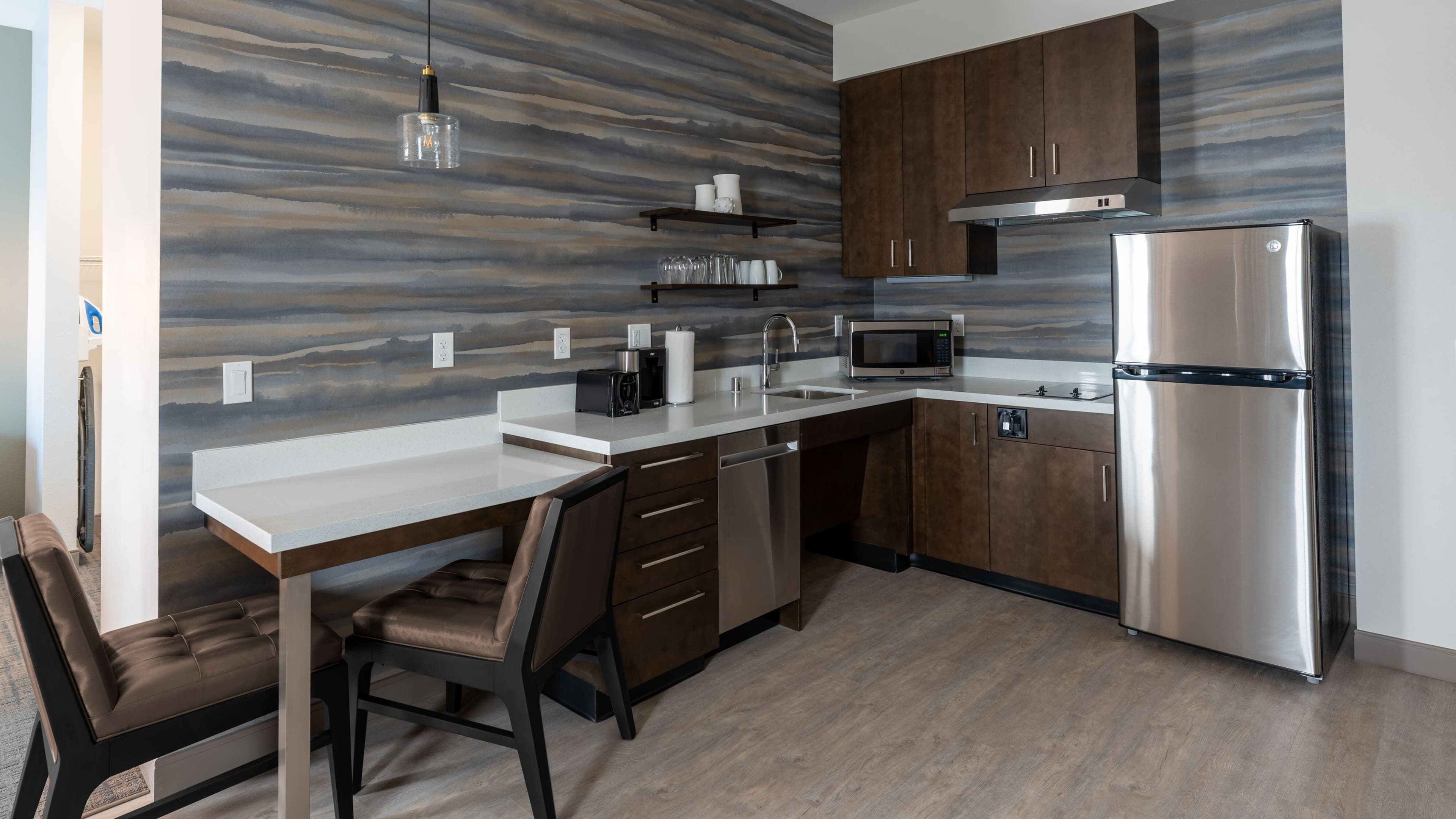 Larger Studio - Image 10