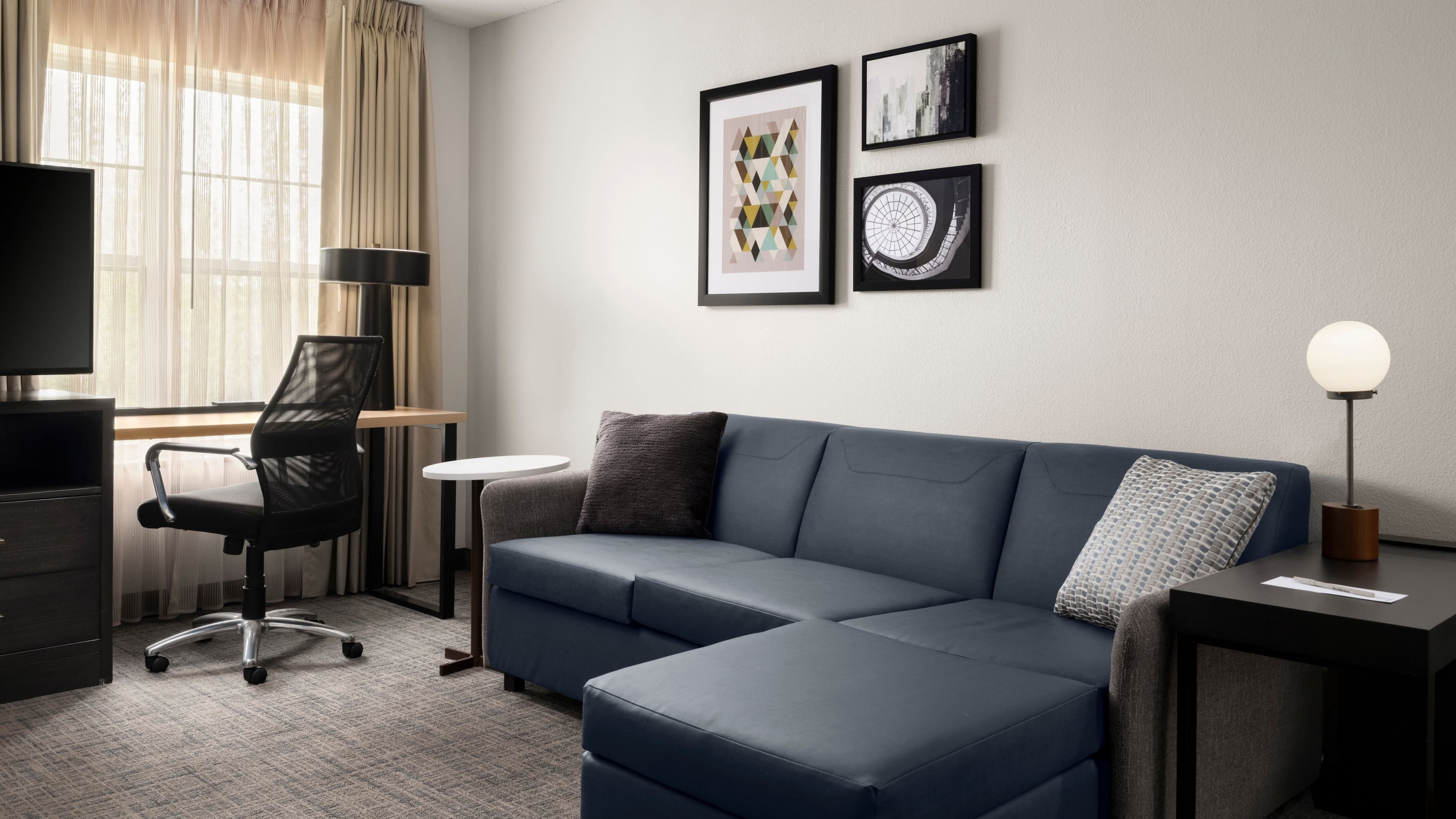 1 Bedroom Suite - Image 2