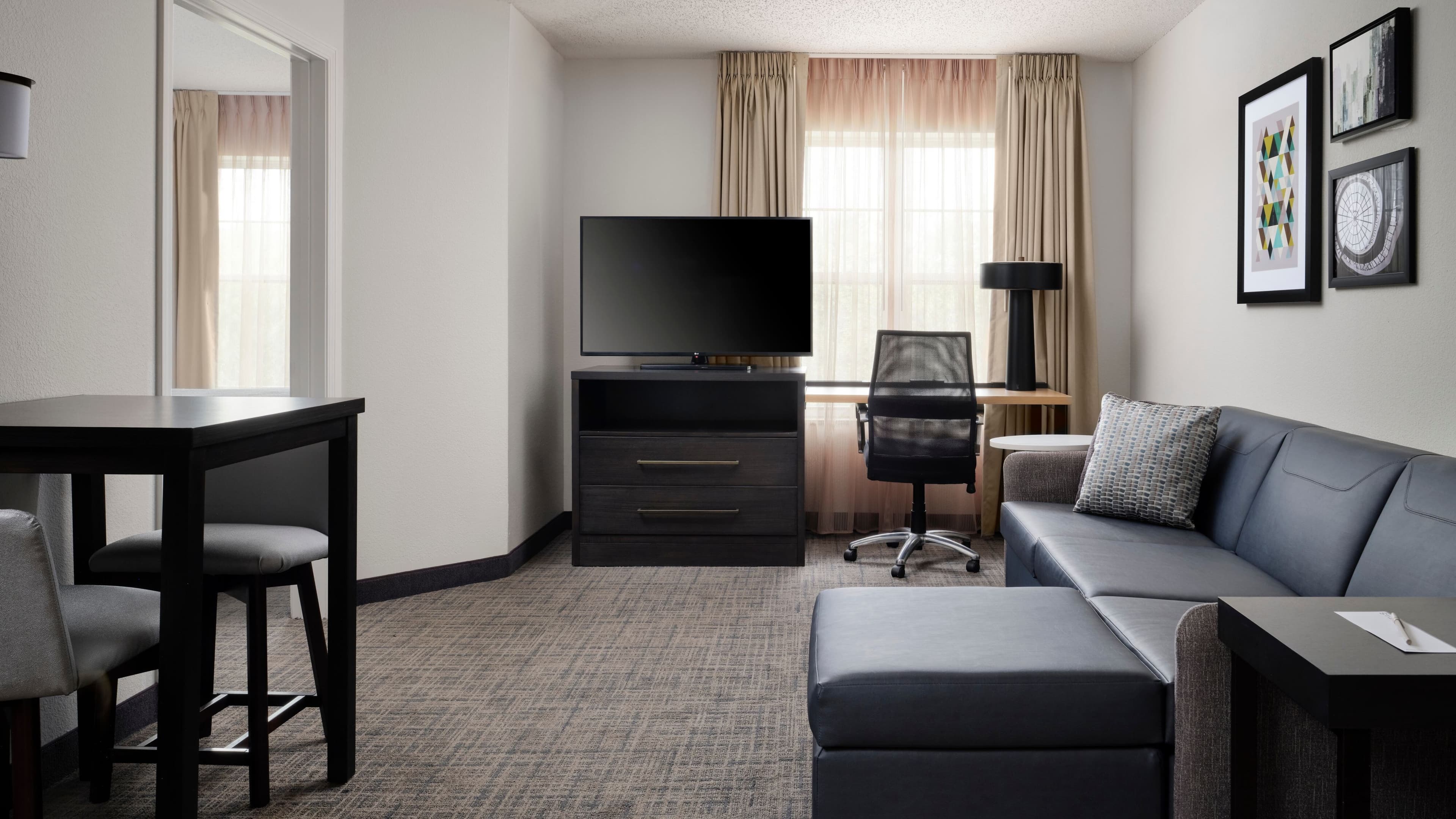 1 Bedroom Suite - Image 1