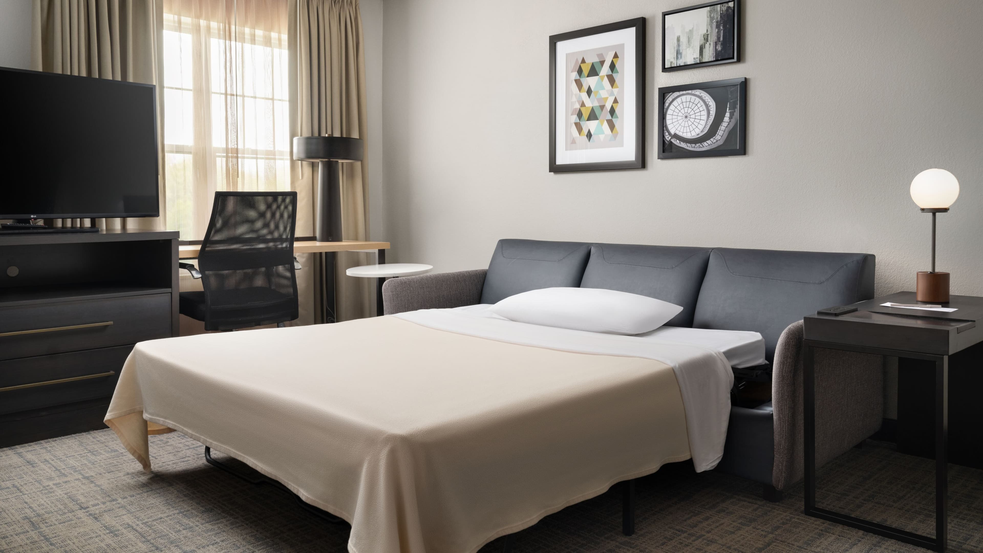 1 Bedroom Suite - Image 4