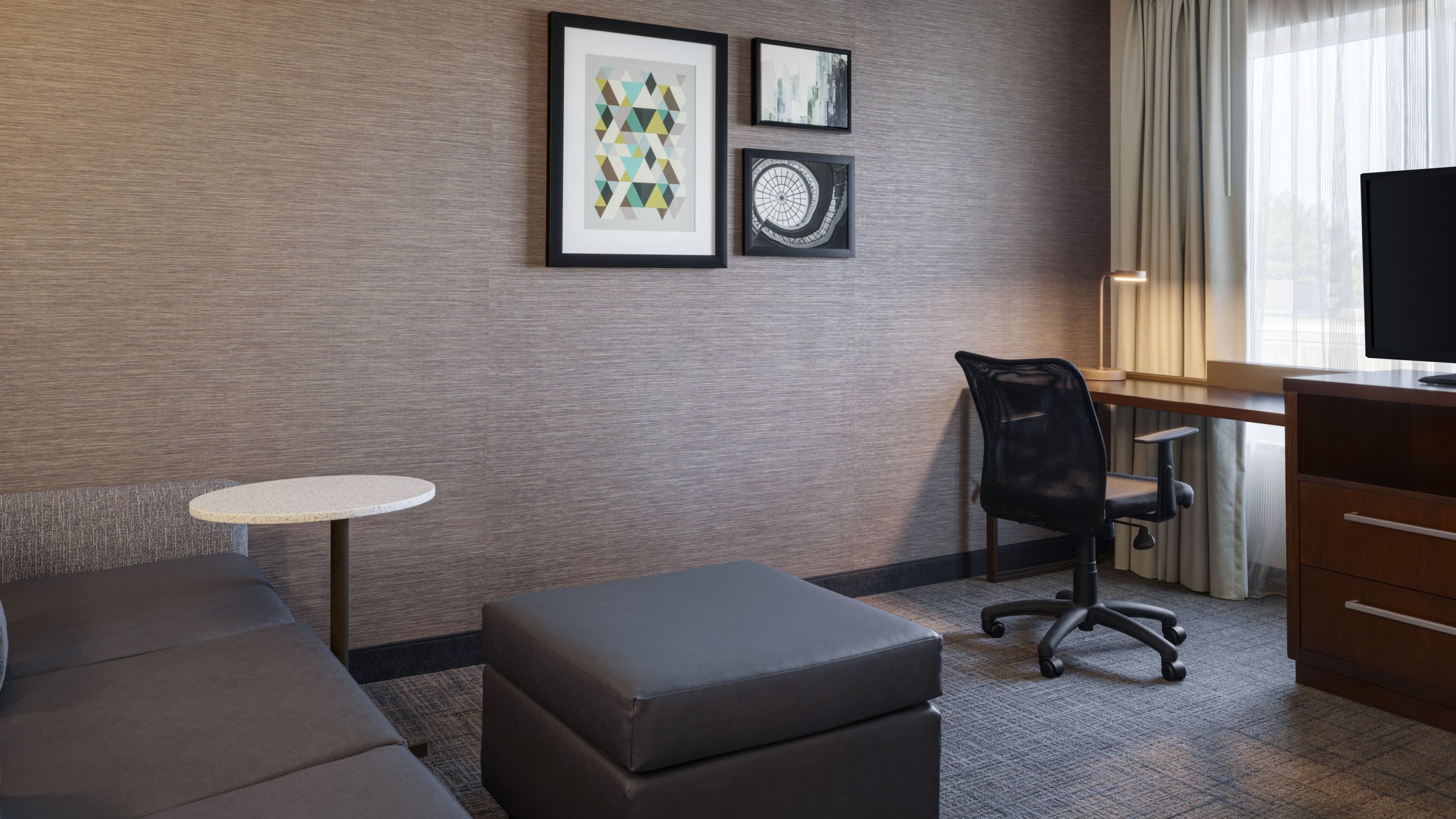 1 Bedroom Suite - Image 2