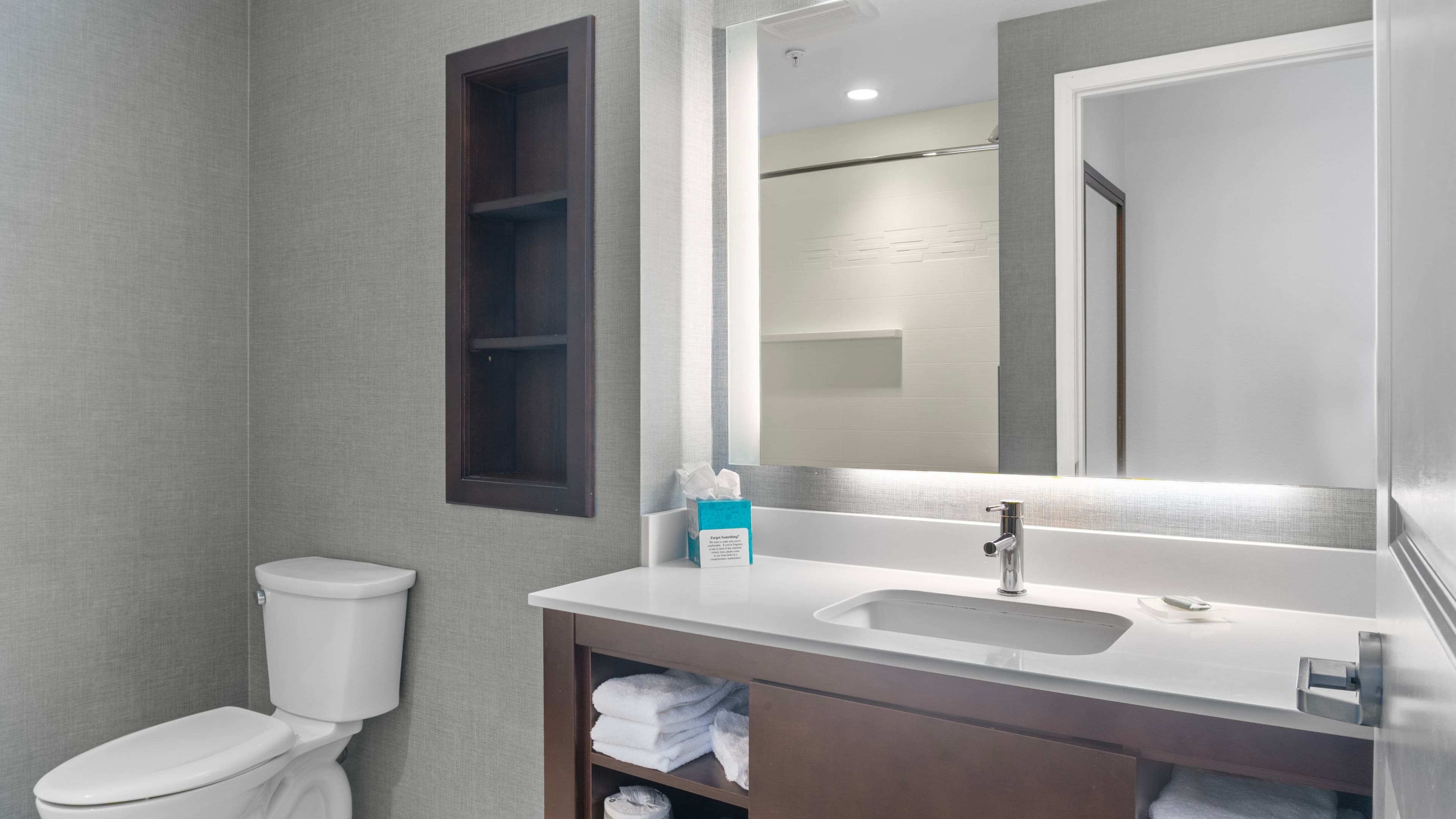 1 Bedroom Suite - Image 4