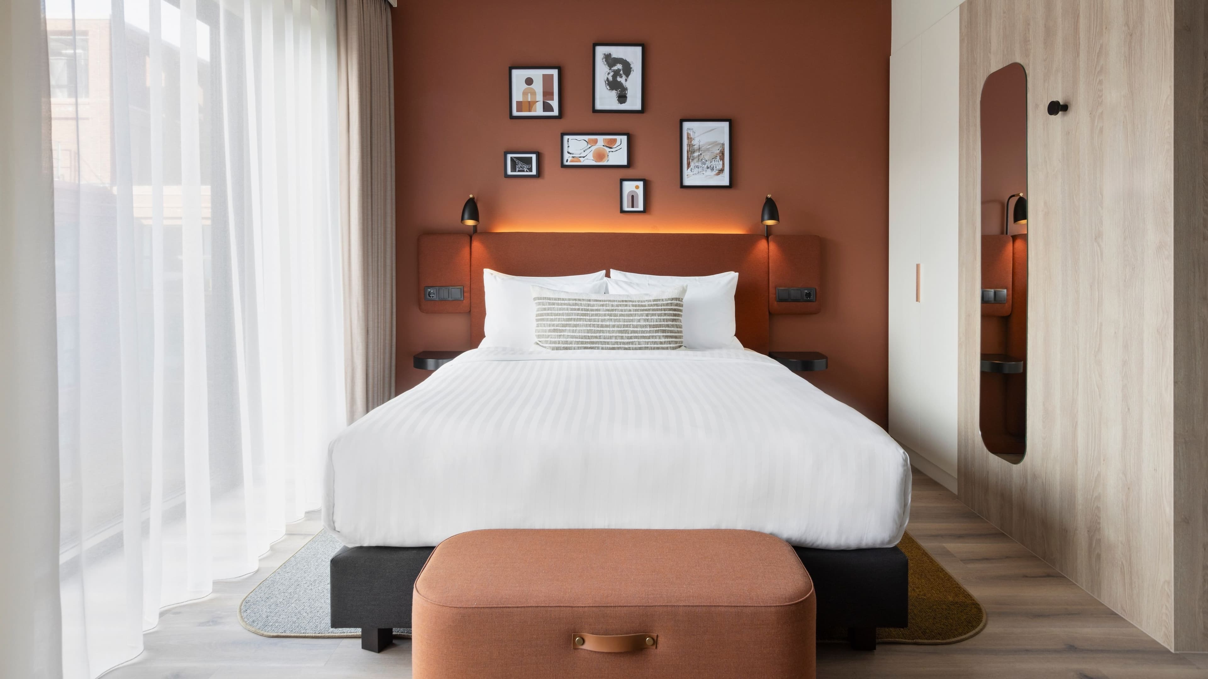 Queen Studio - Image 3