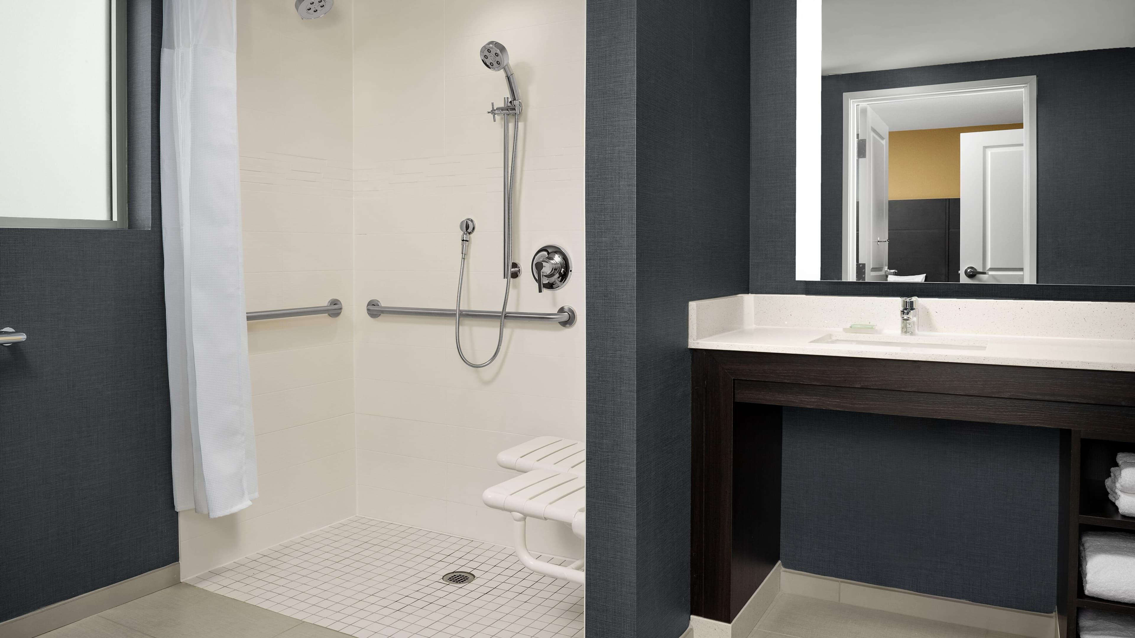 1 Bedroom Suite - Image 6