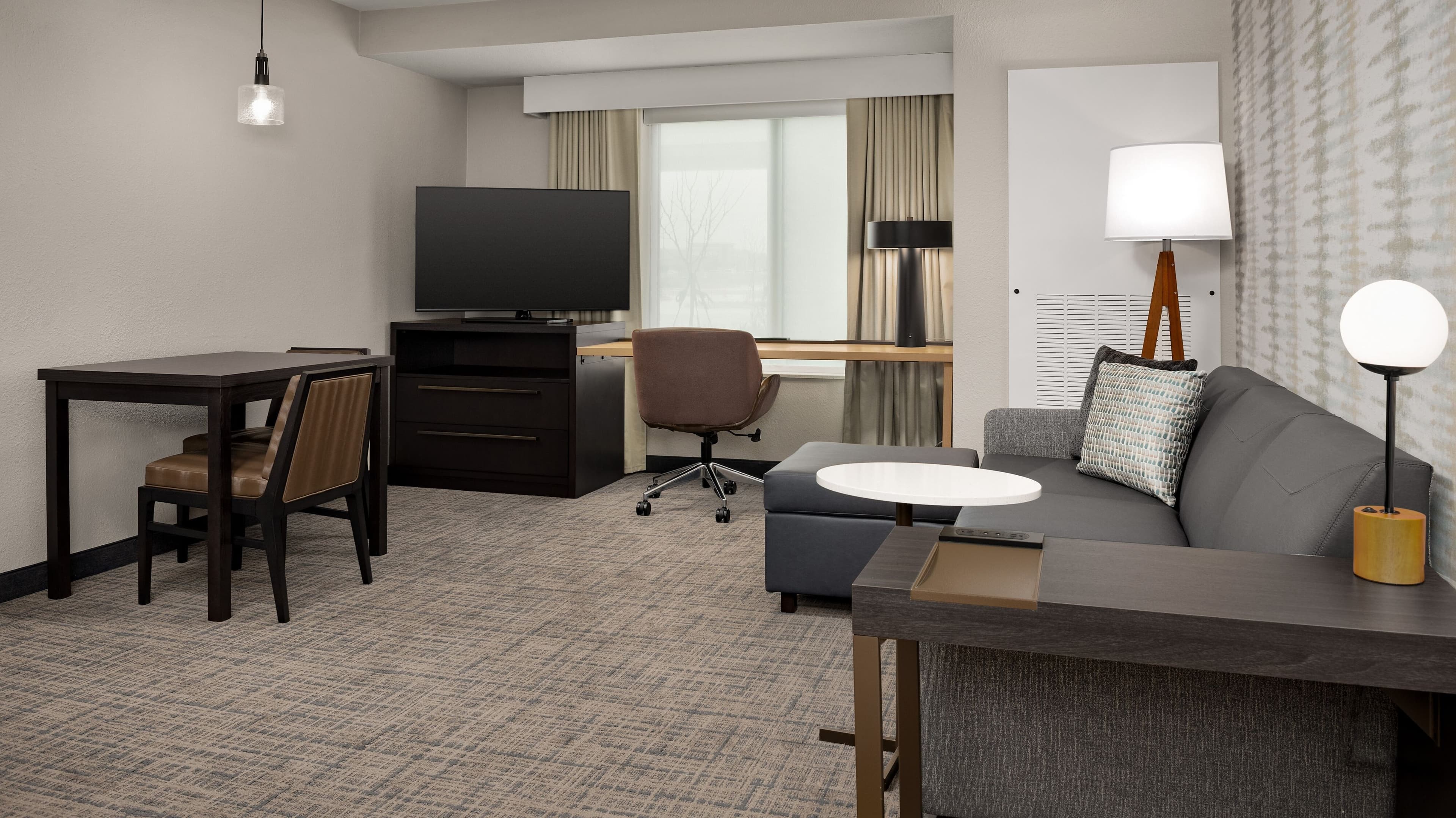 1 Bedroom Suite - Image 2