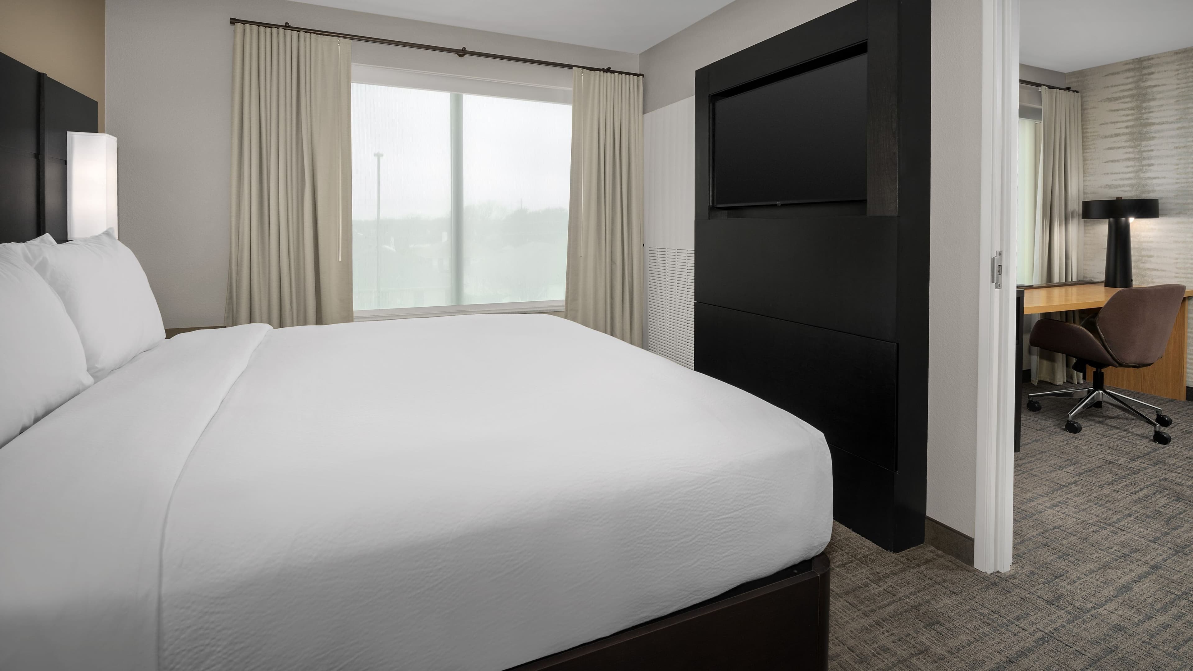 1 Bedroom Suite - Image 4