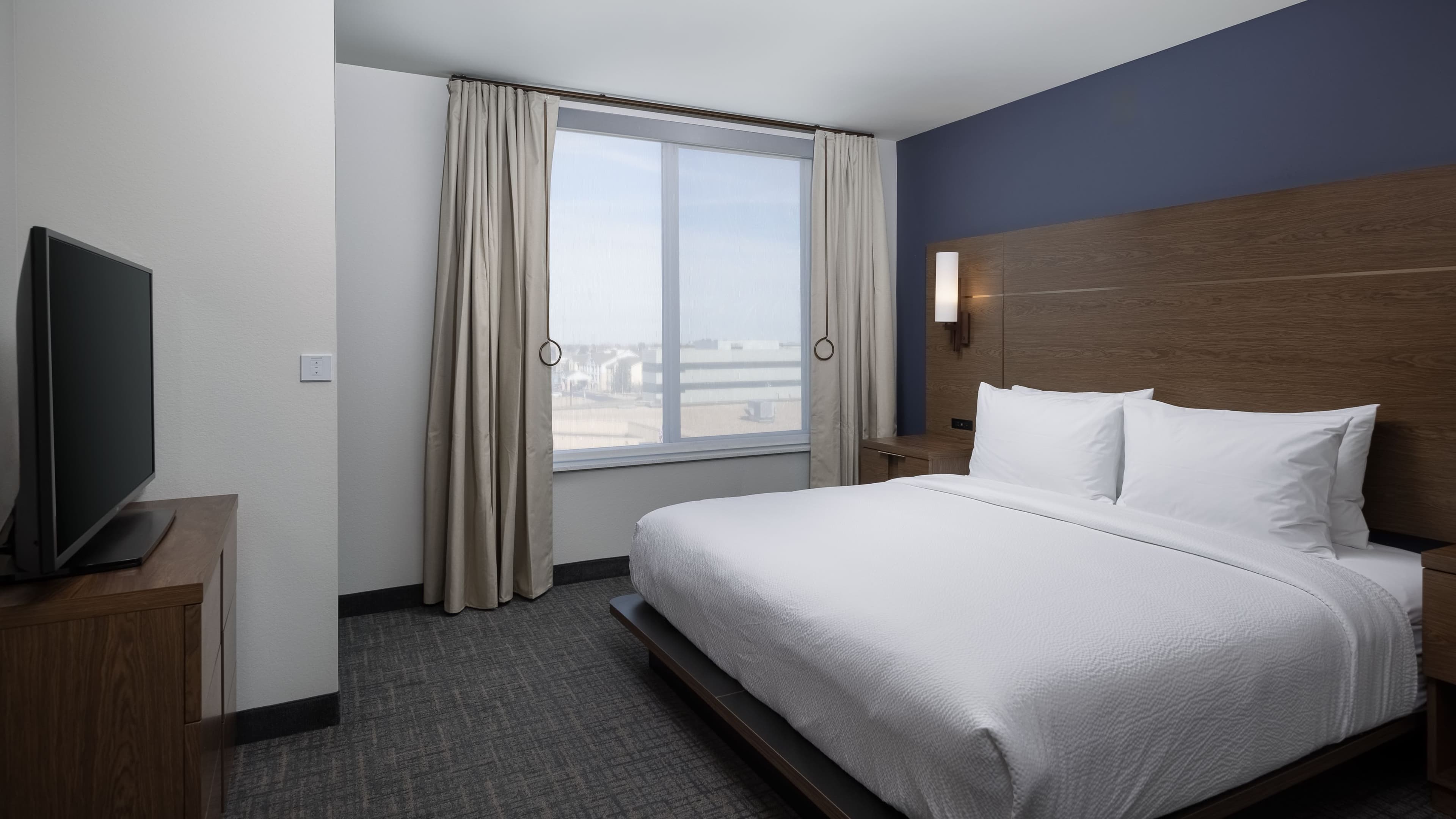 1 Bedroom Suite - Image 6