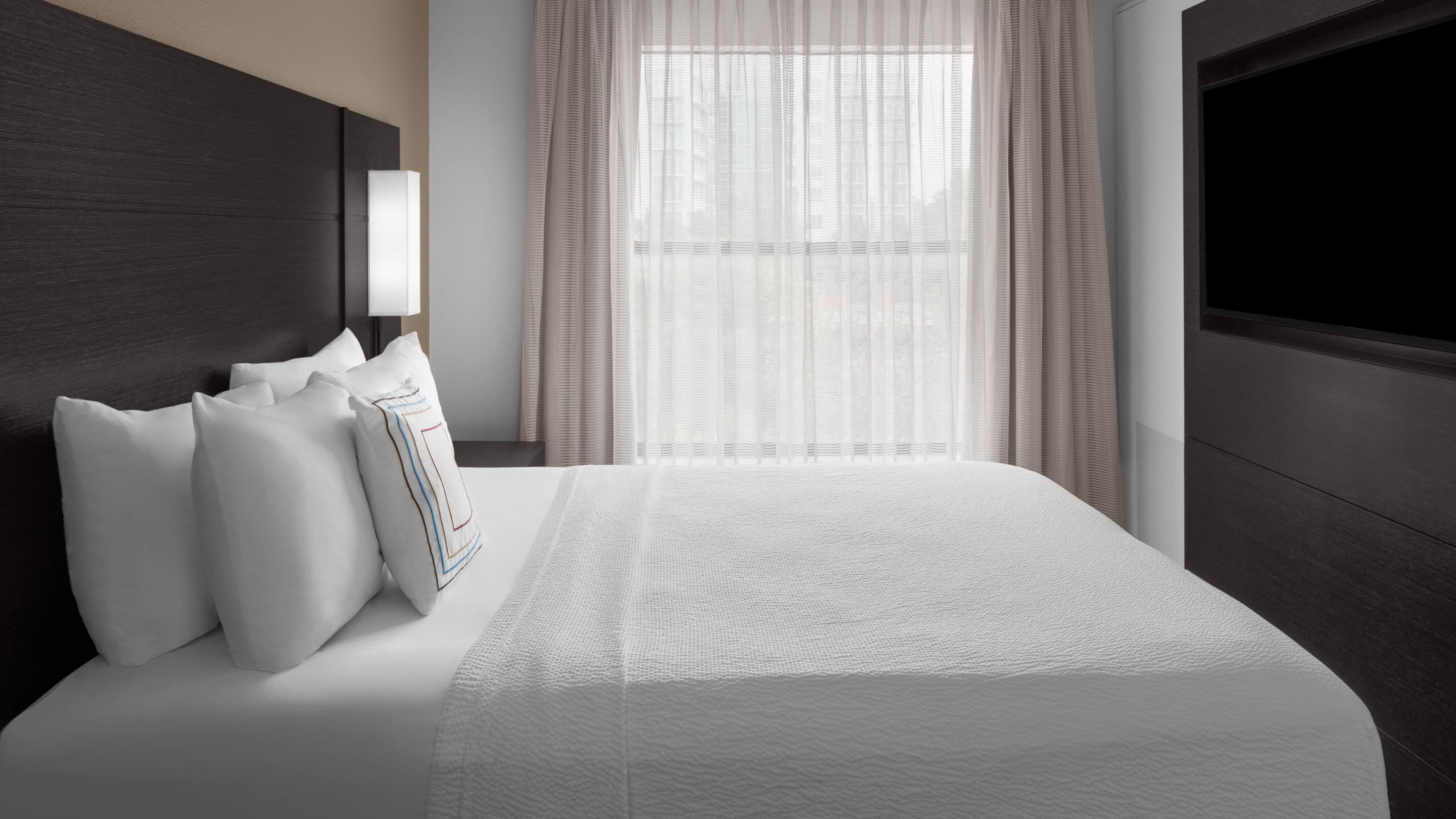 1 Bedroom Suite - Image 4