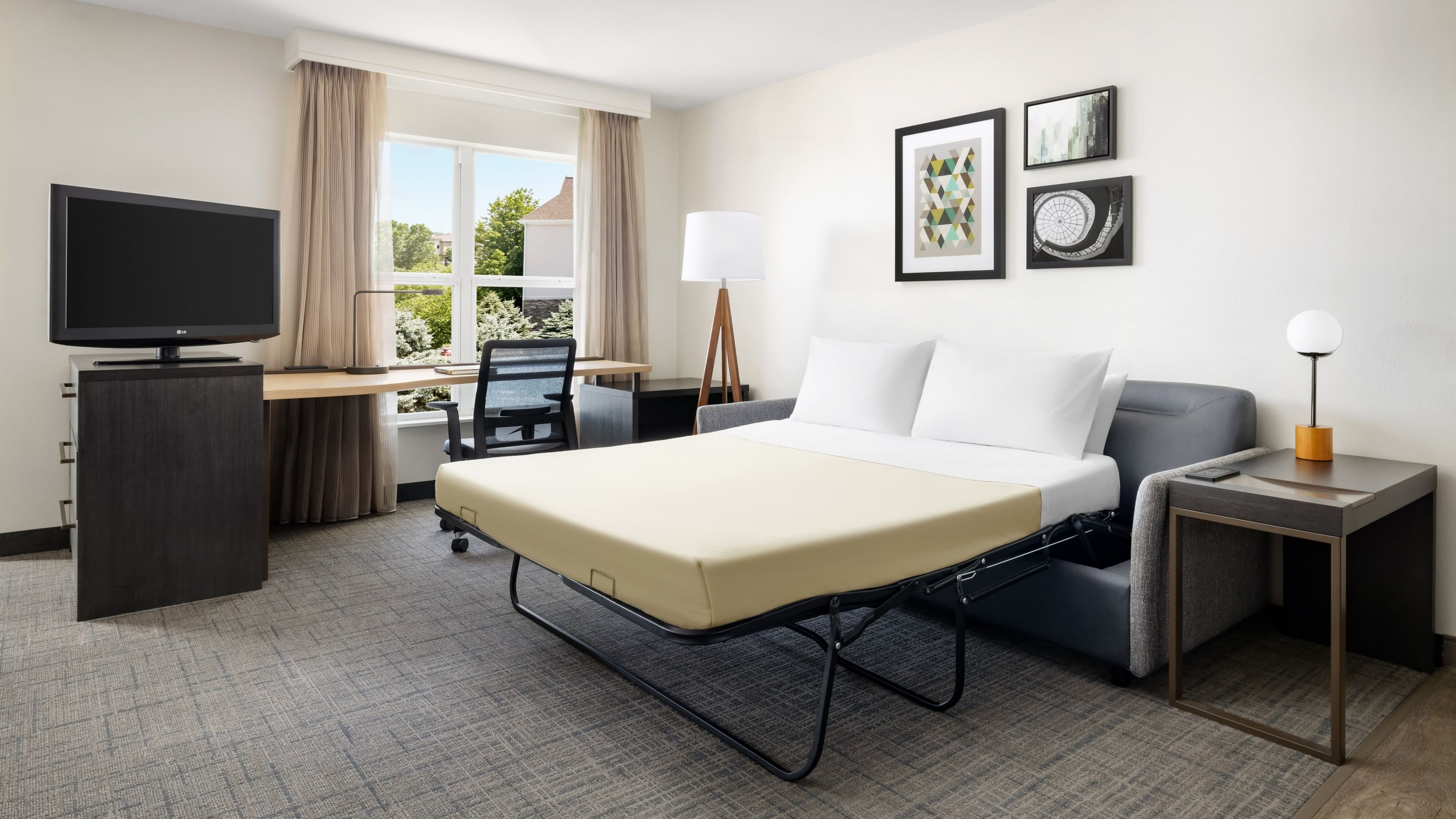 1 Bedroom Suite - Image 4