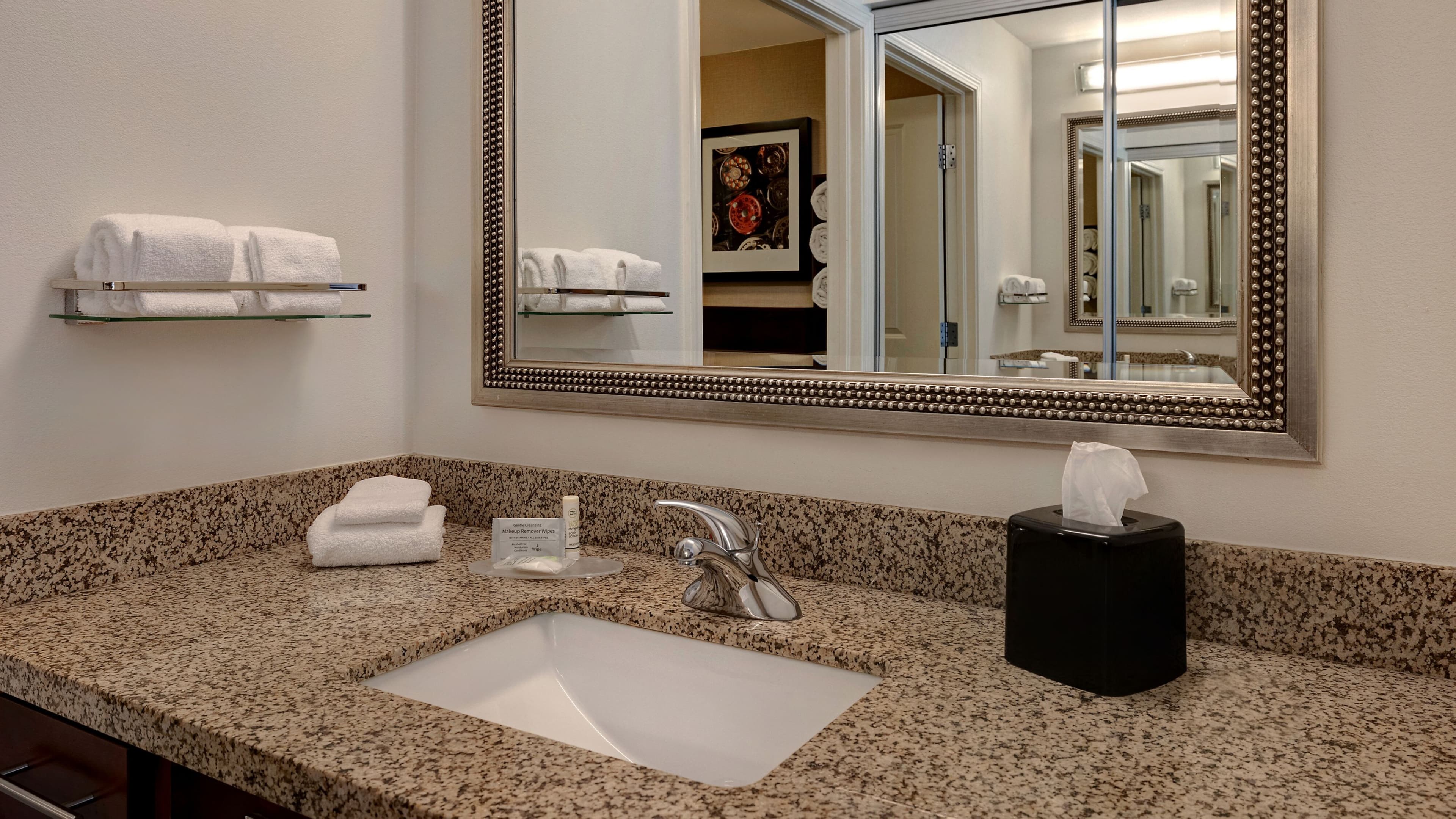 King Studio Guest Room - Image 2