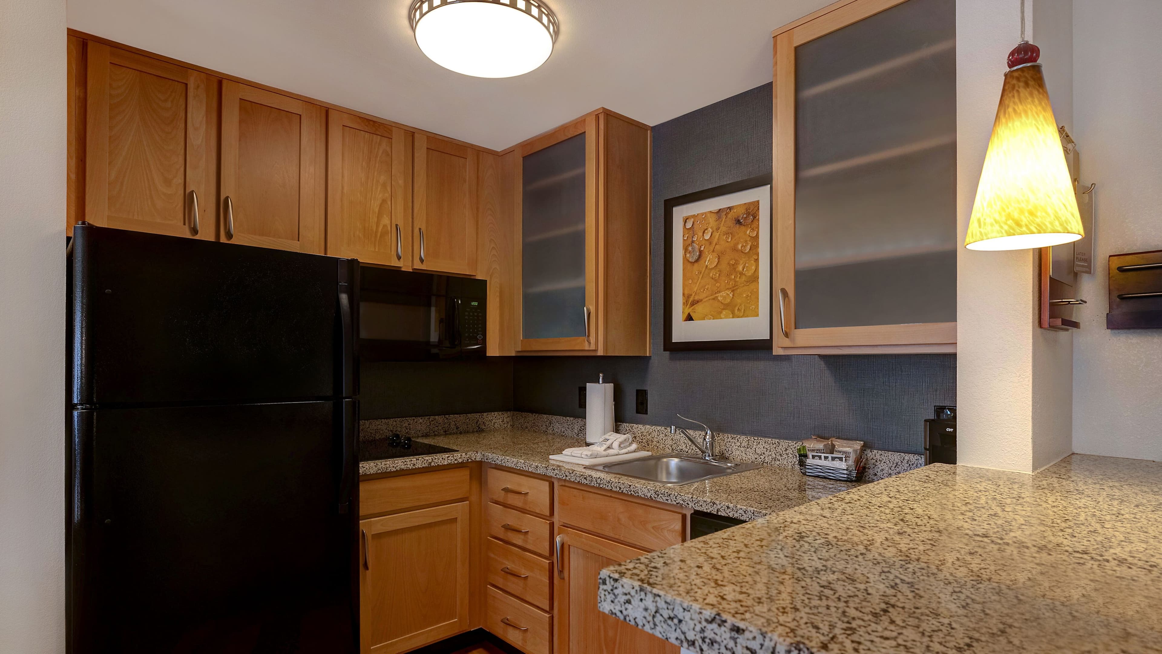 King Studio Guest Room - Image 1