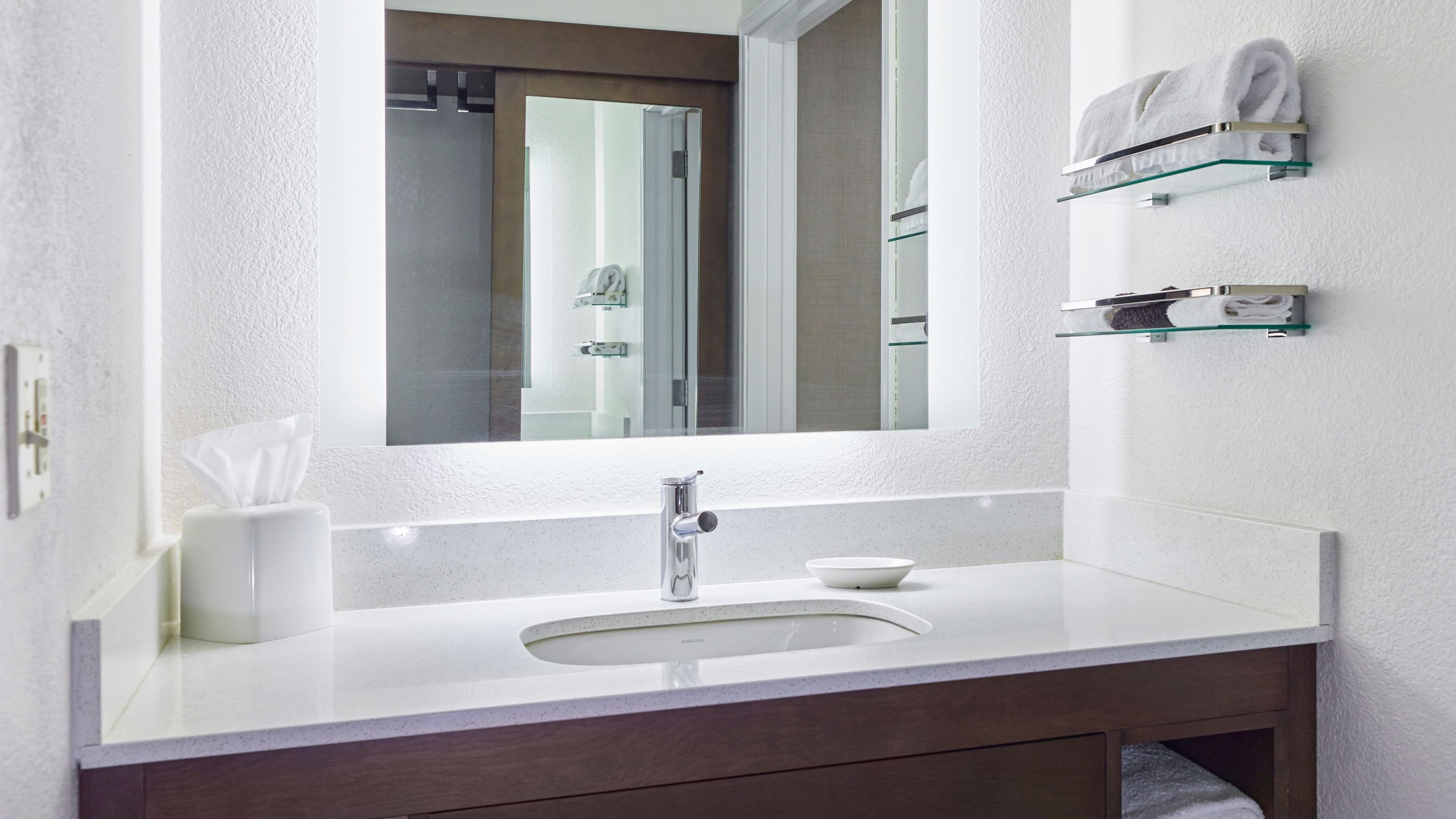 1 Bedroom Suite - Image 3