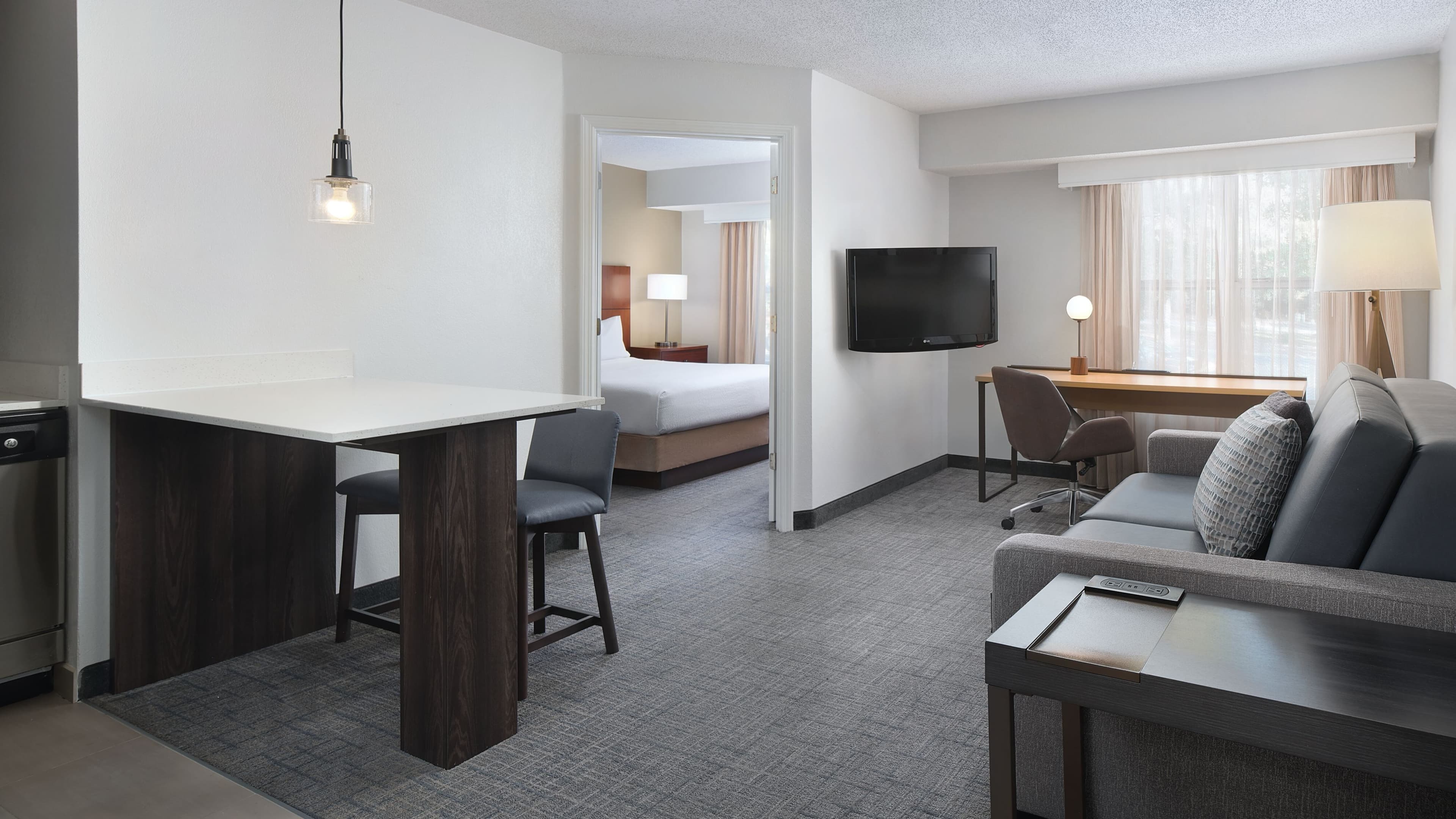 1 Bedroom Suite - Image 2