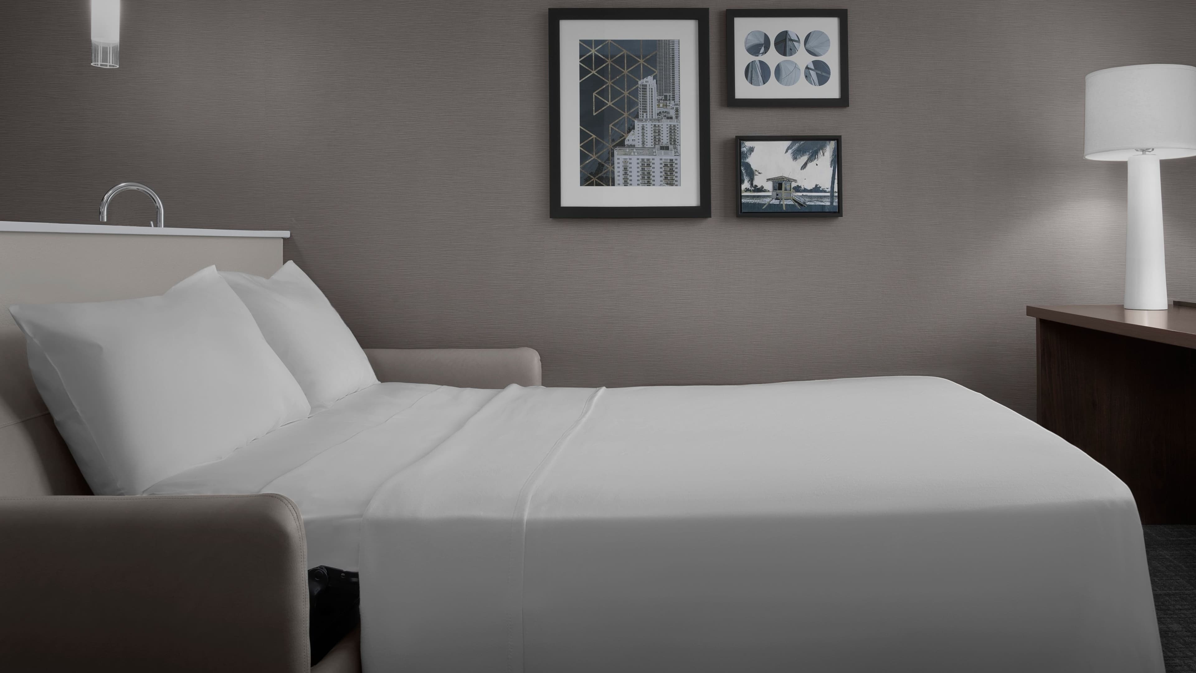 1 Bedroom Suite - Image 4