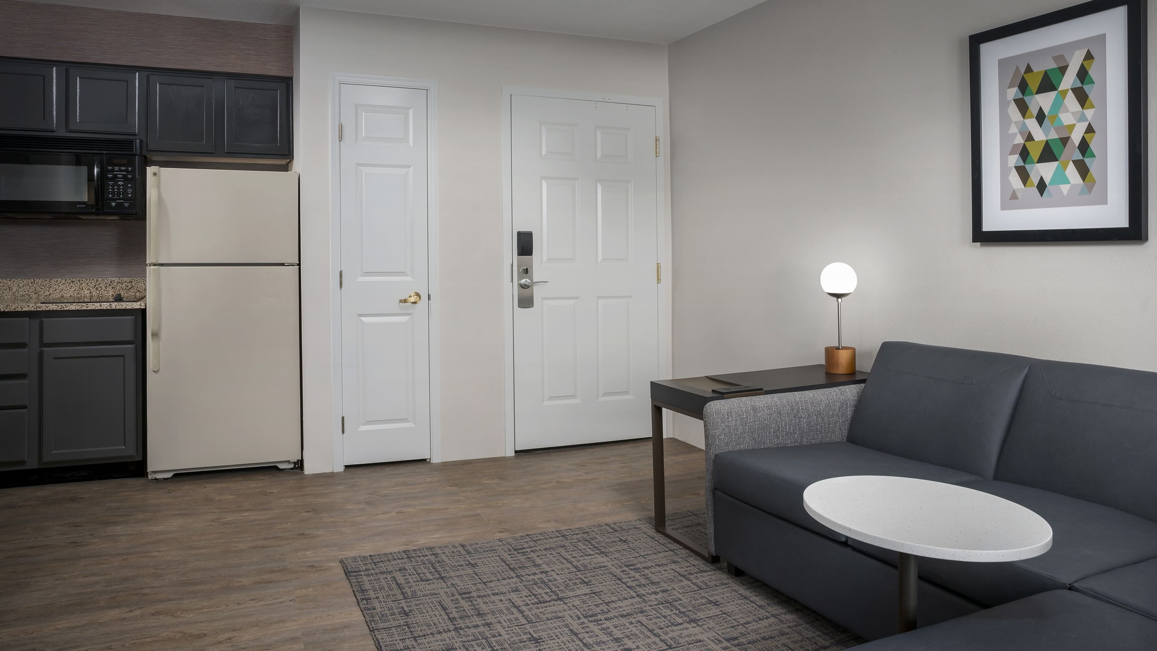 1 Bedroom Suite - Image 2