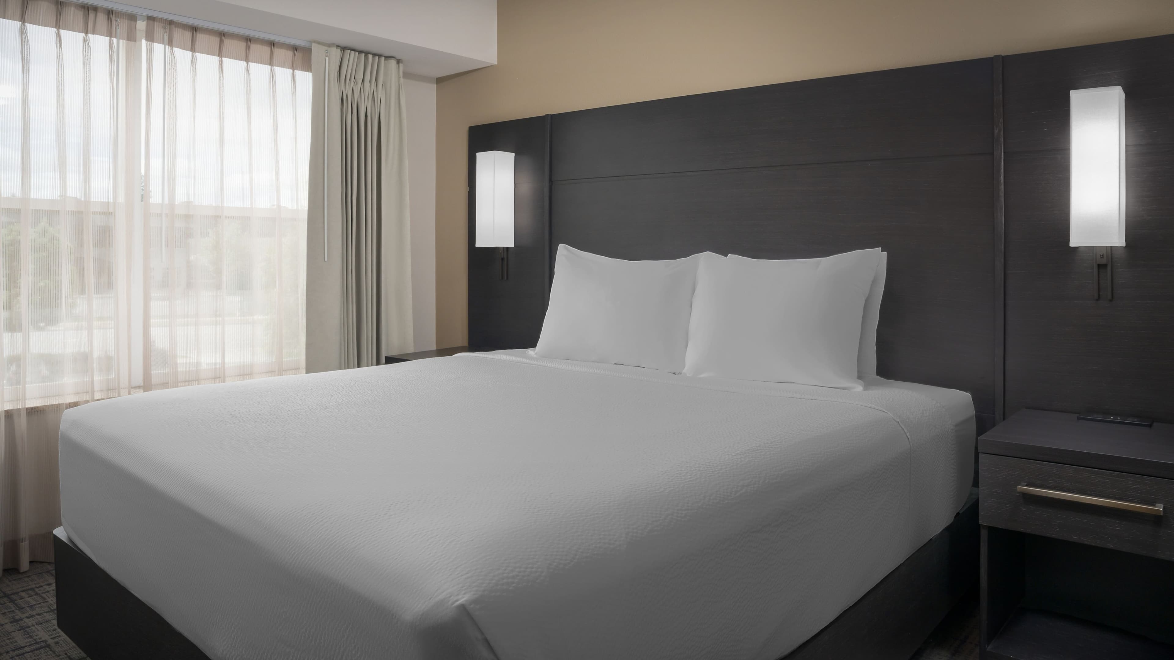 1 Bedroom Suite - Image 3