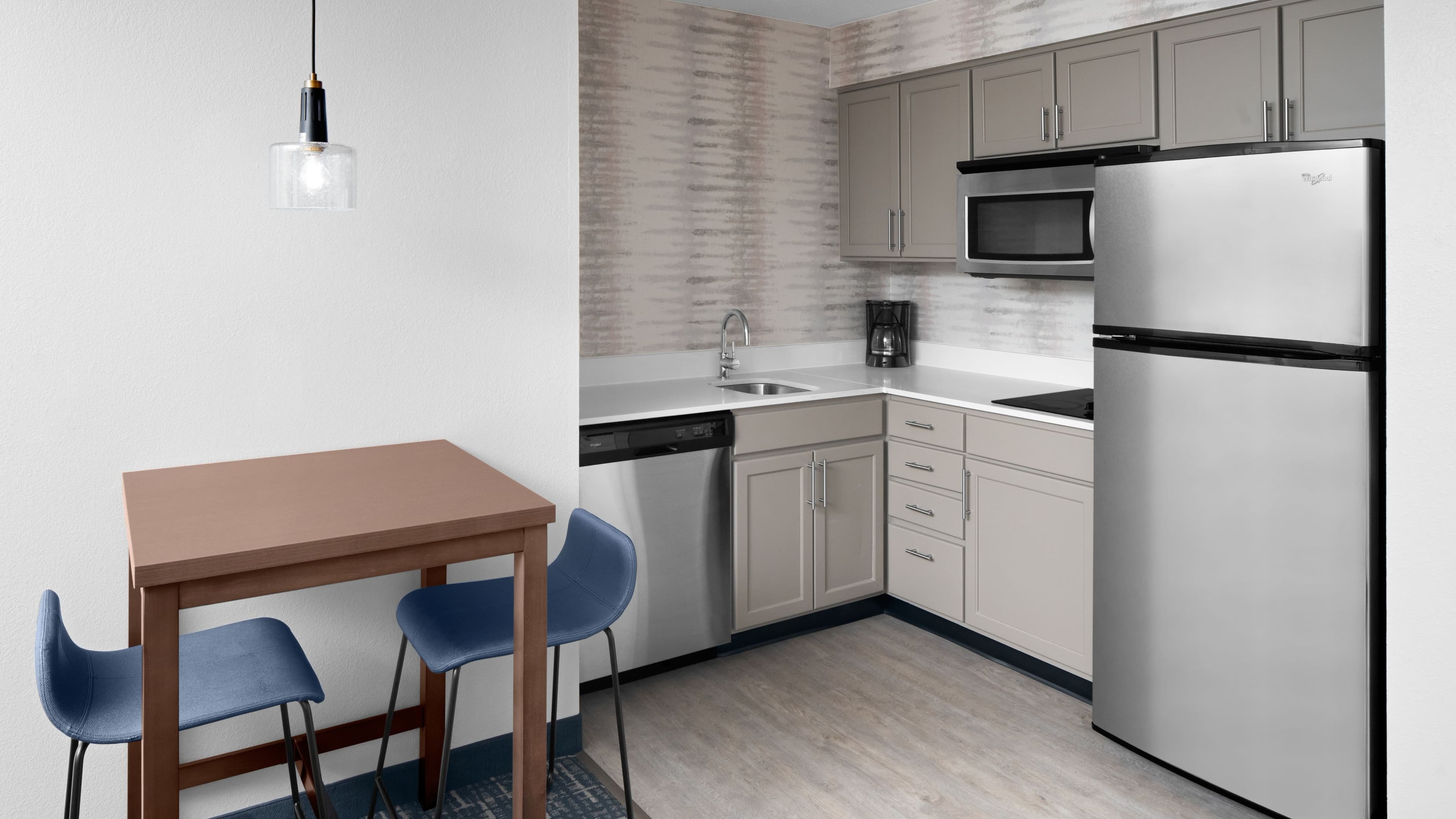 1 Bedroom Suite - Image 3