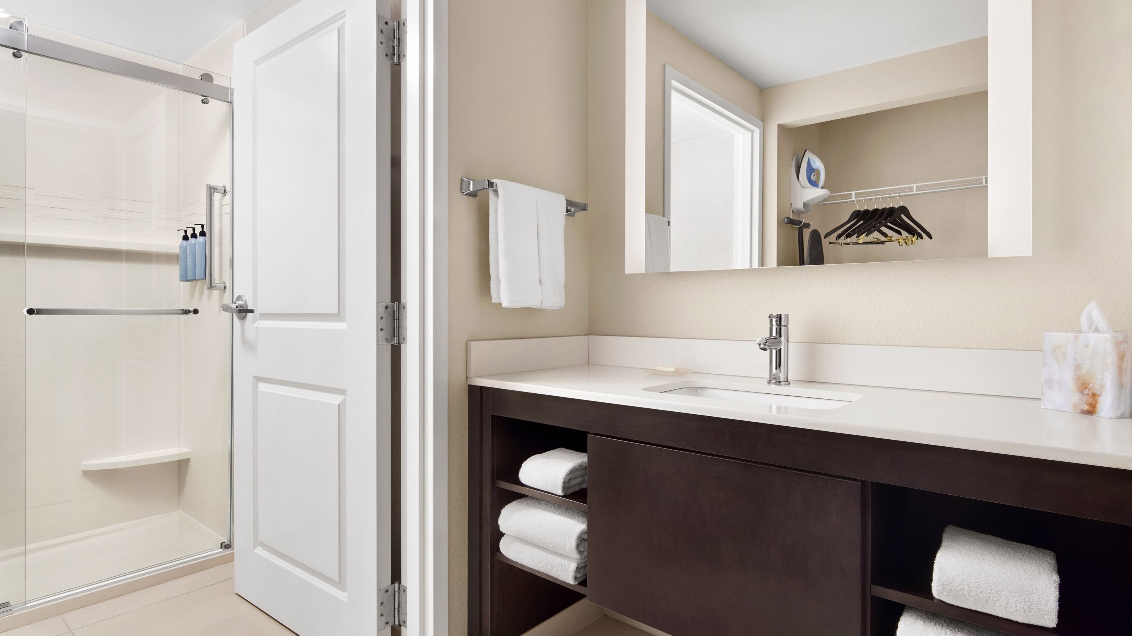 Studio Suite with Oven - Image 4