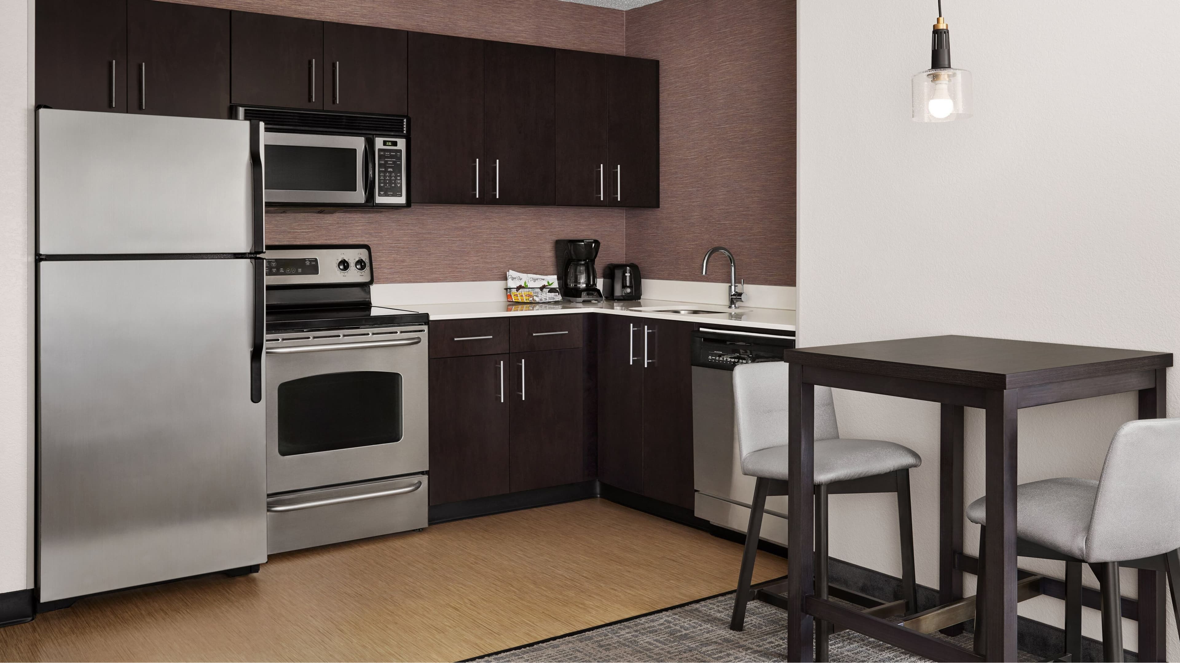 Studio Suite with Oven - Image 3