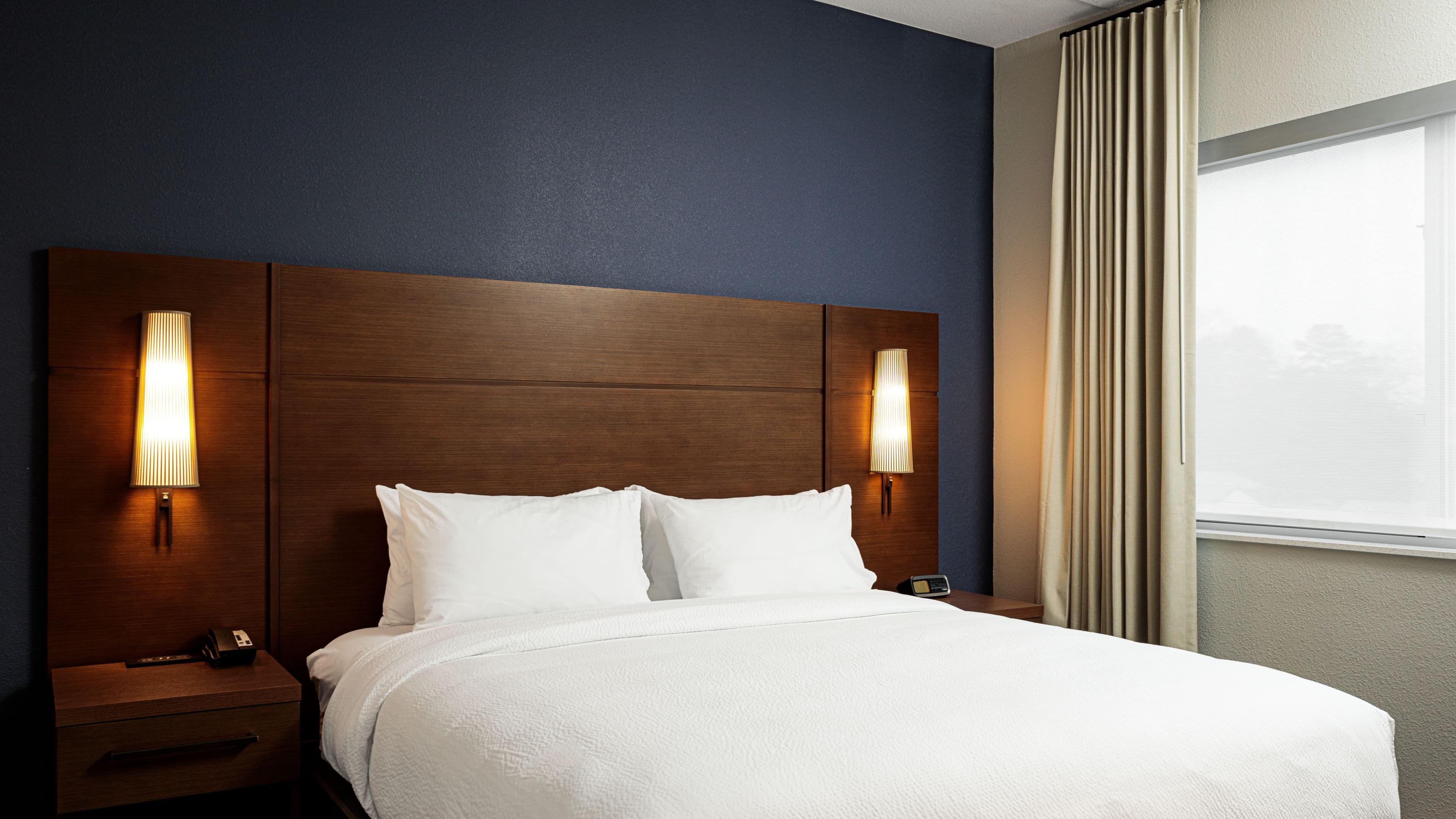 1 Bedroom Suite - Image 2