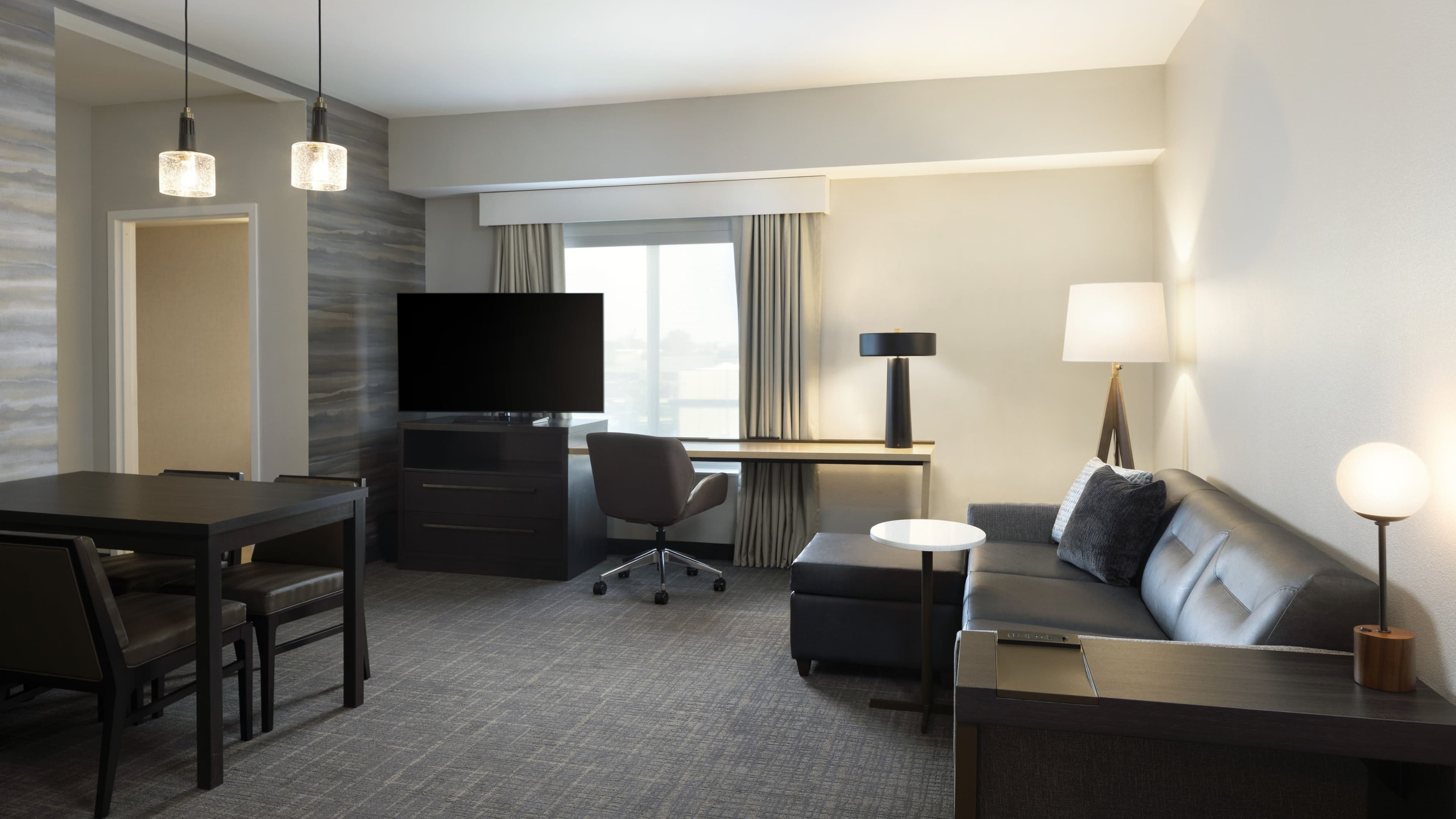 1 Bedroom Suite - Image 5