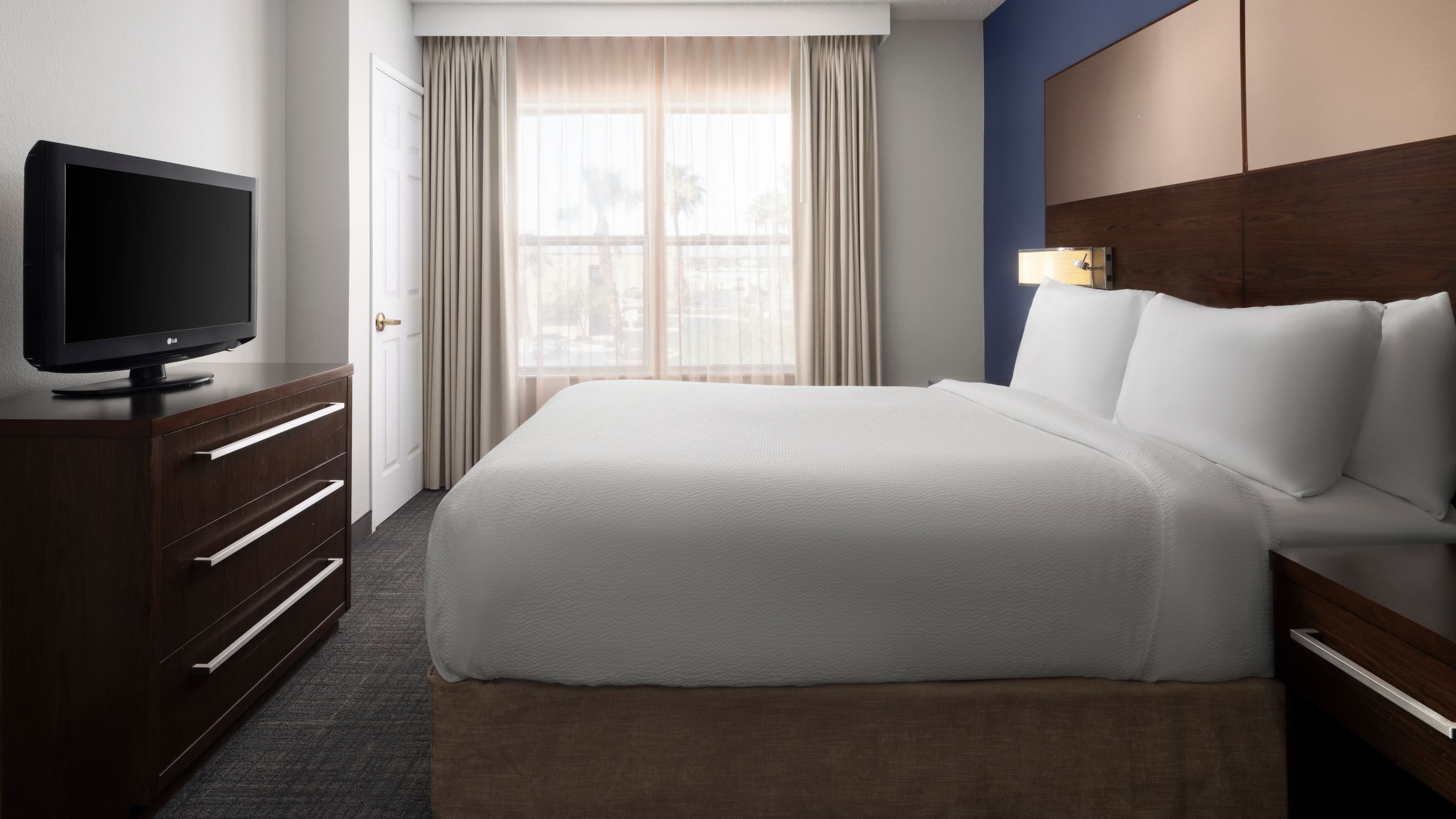 1 Bedroom Suite - Image 3