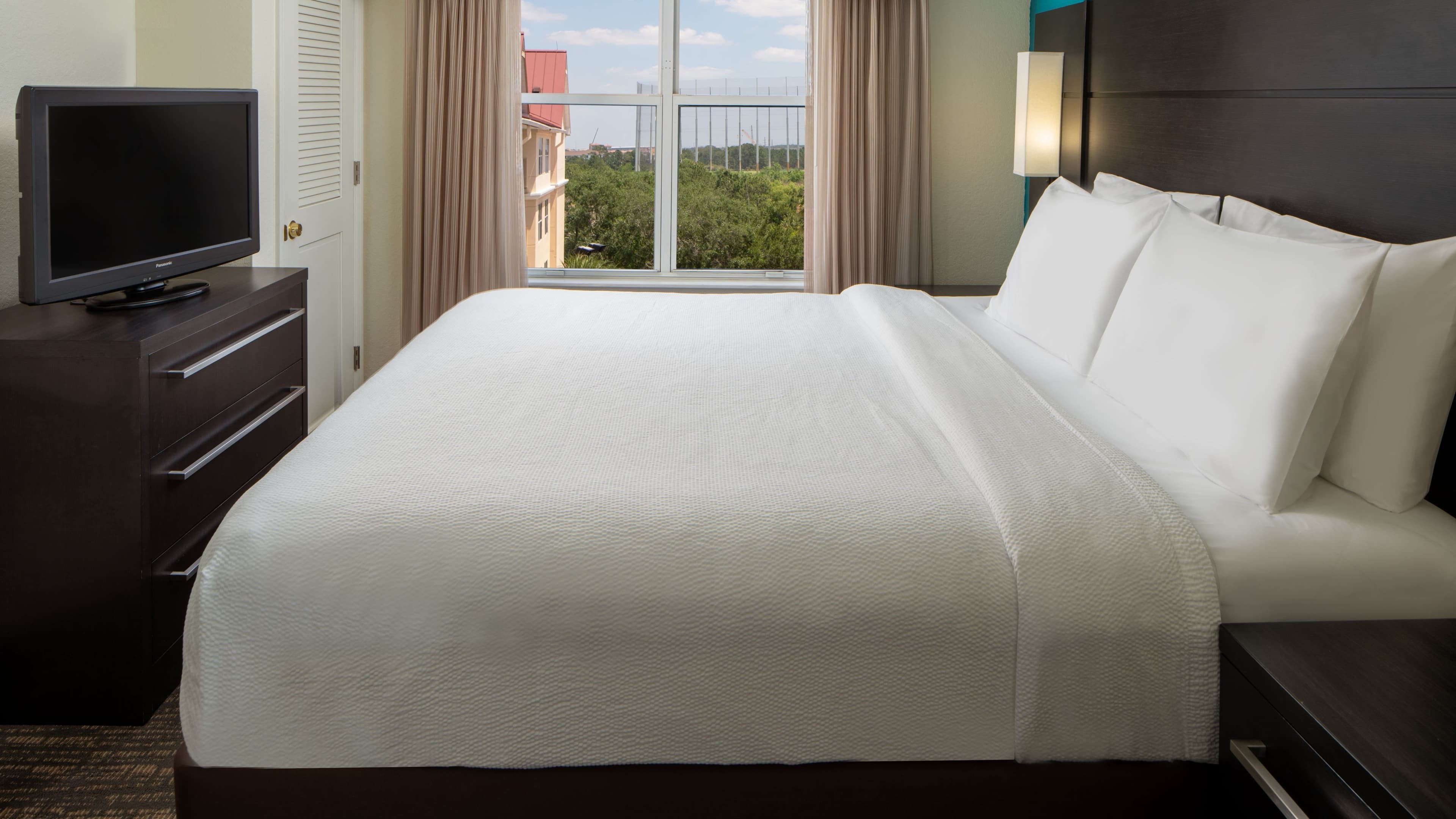 1 Bedroom Suite - Image 1