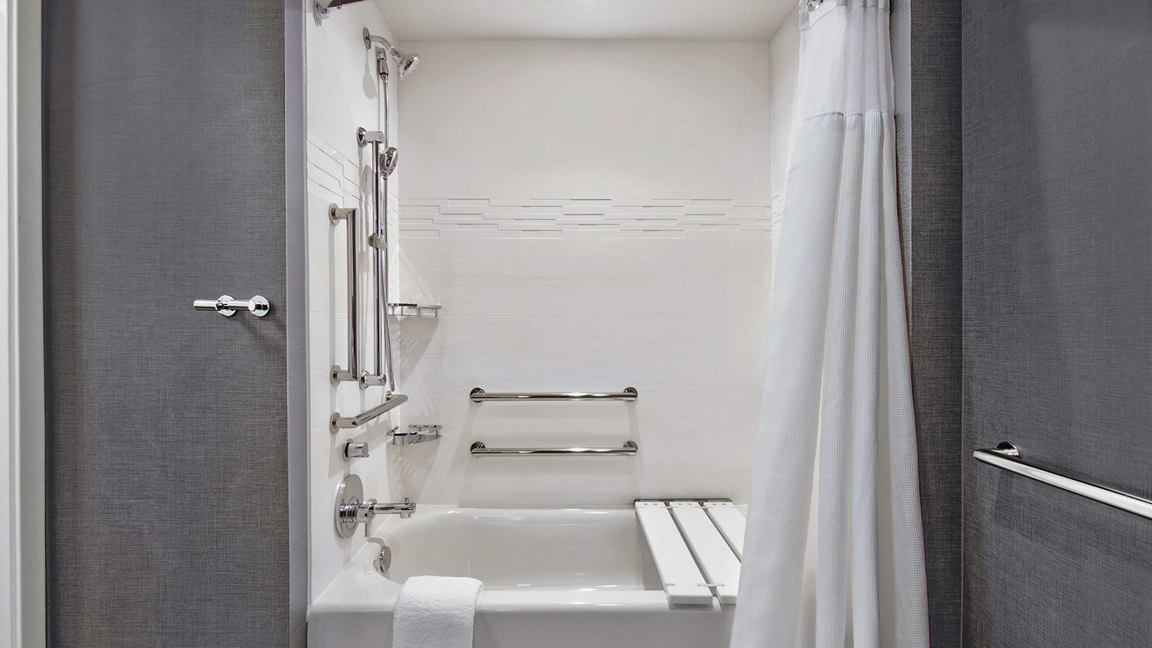 Studio King Suite - Image 10