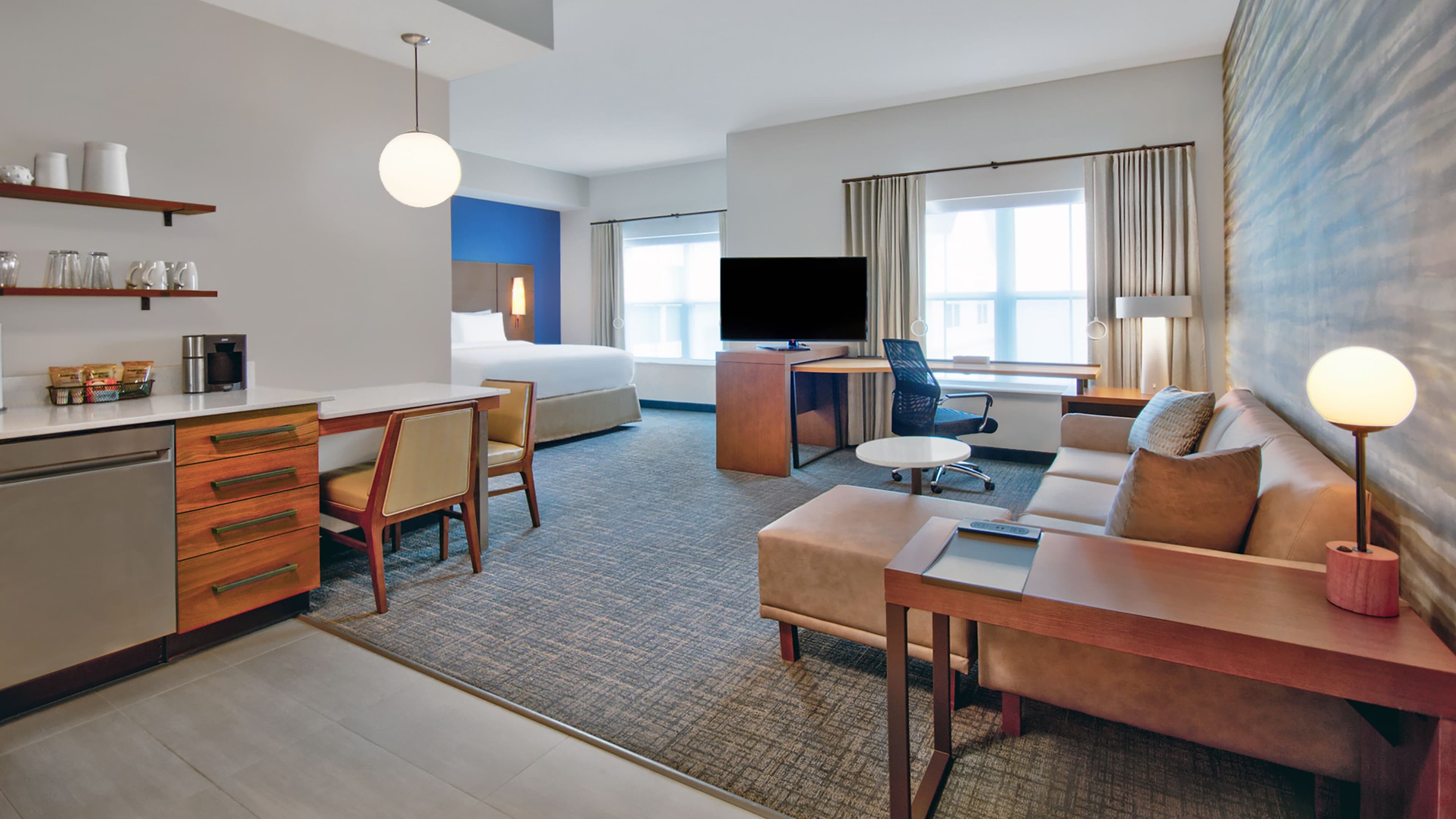 Studio King Suite - Image 1