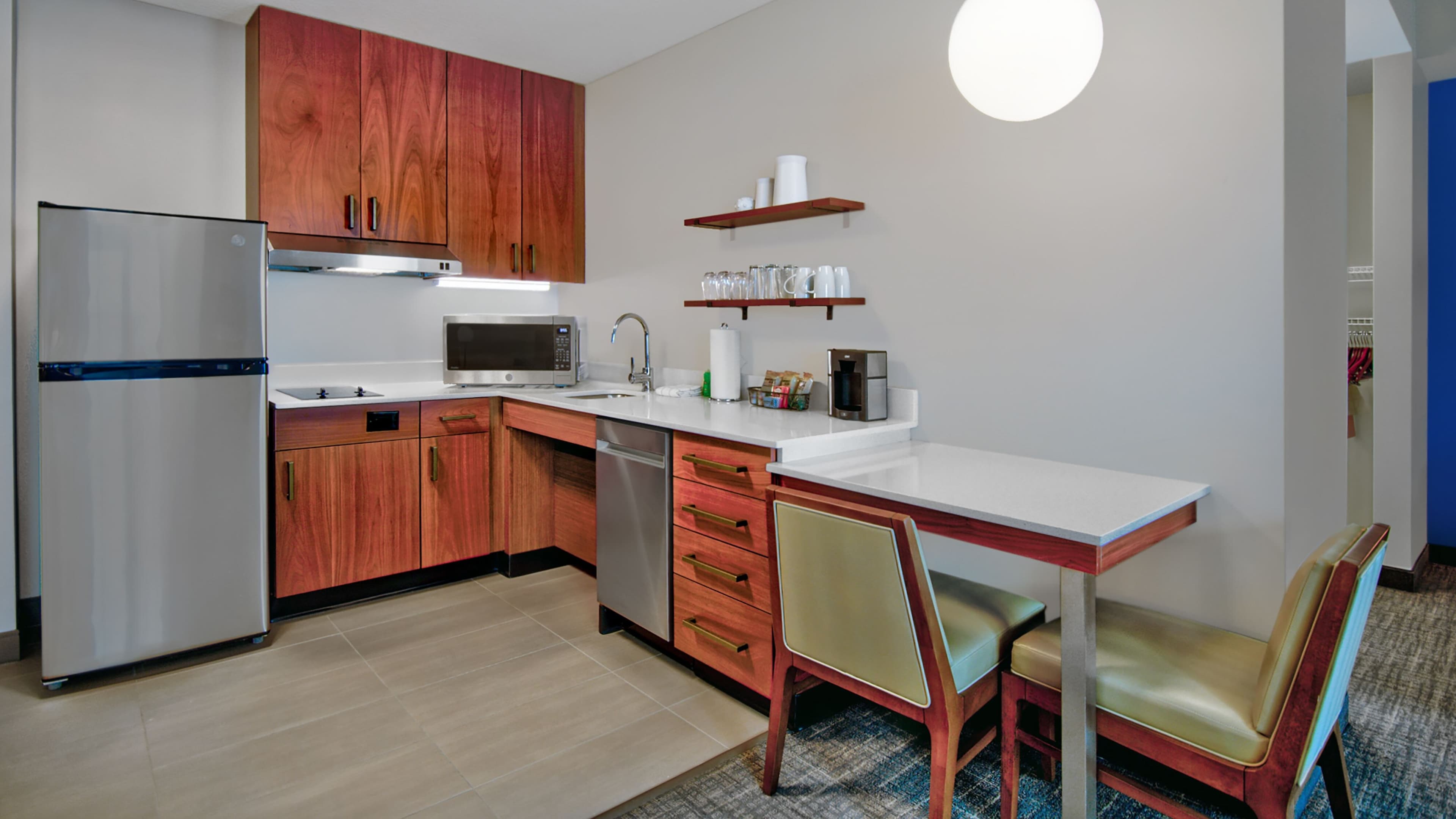 Studio King Suite - Image 2