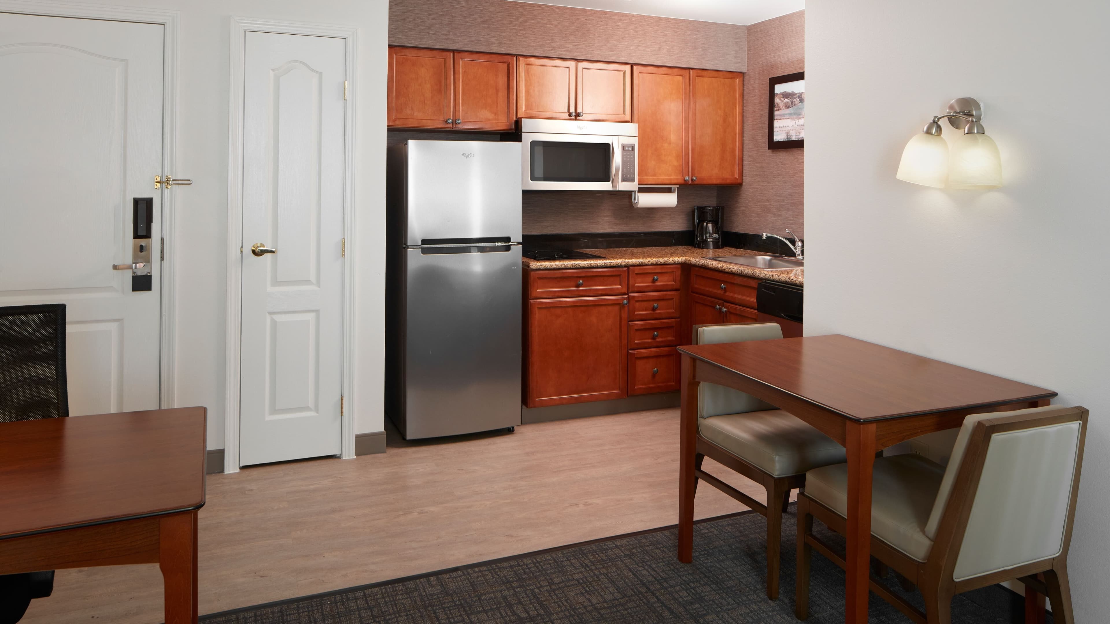 1 Bedroom Suite - Image 2