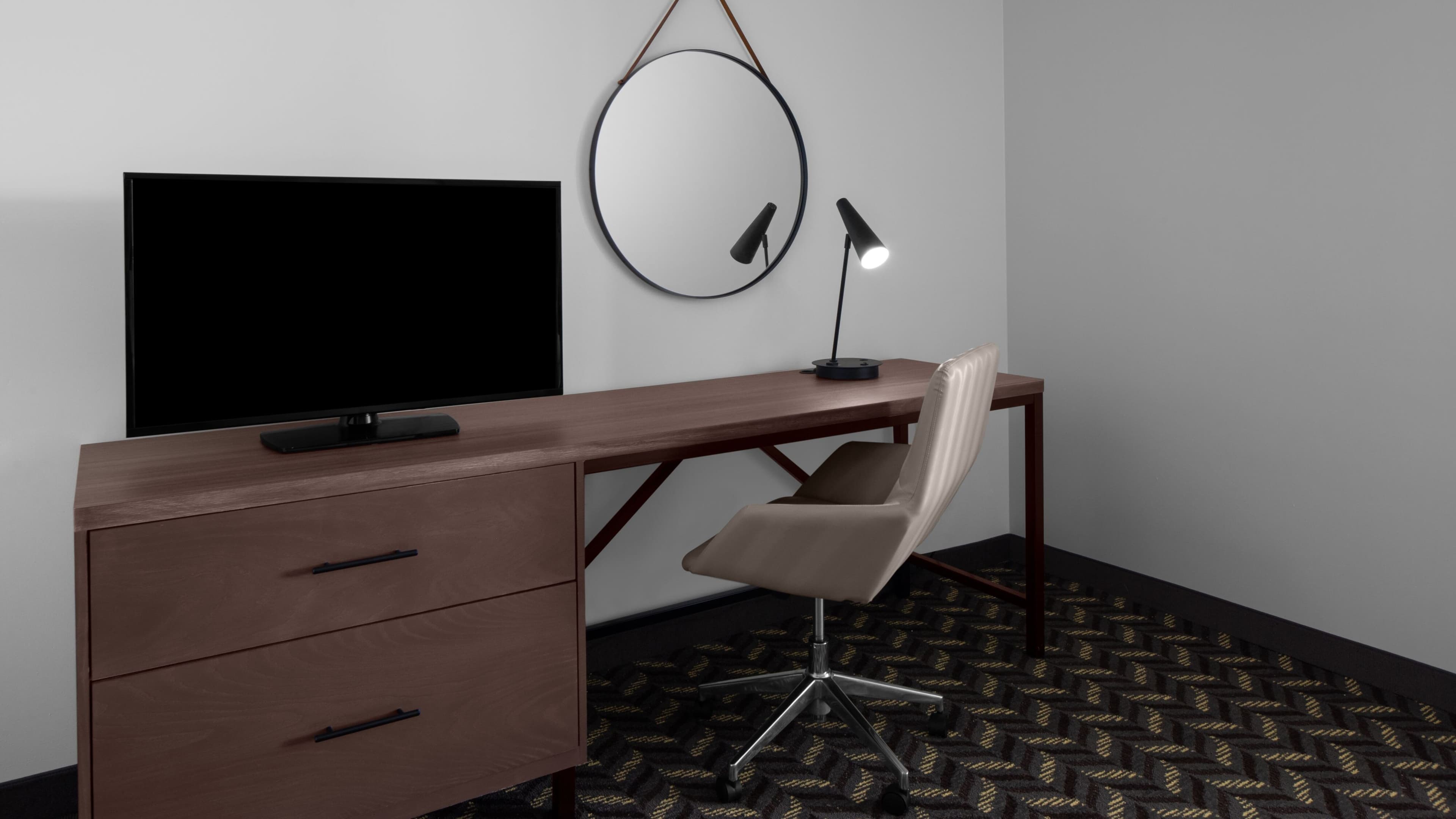 1 Bedroom King Suite - Image 4