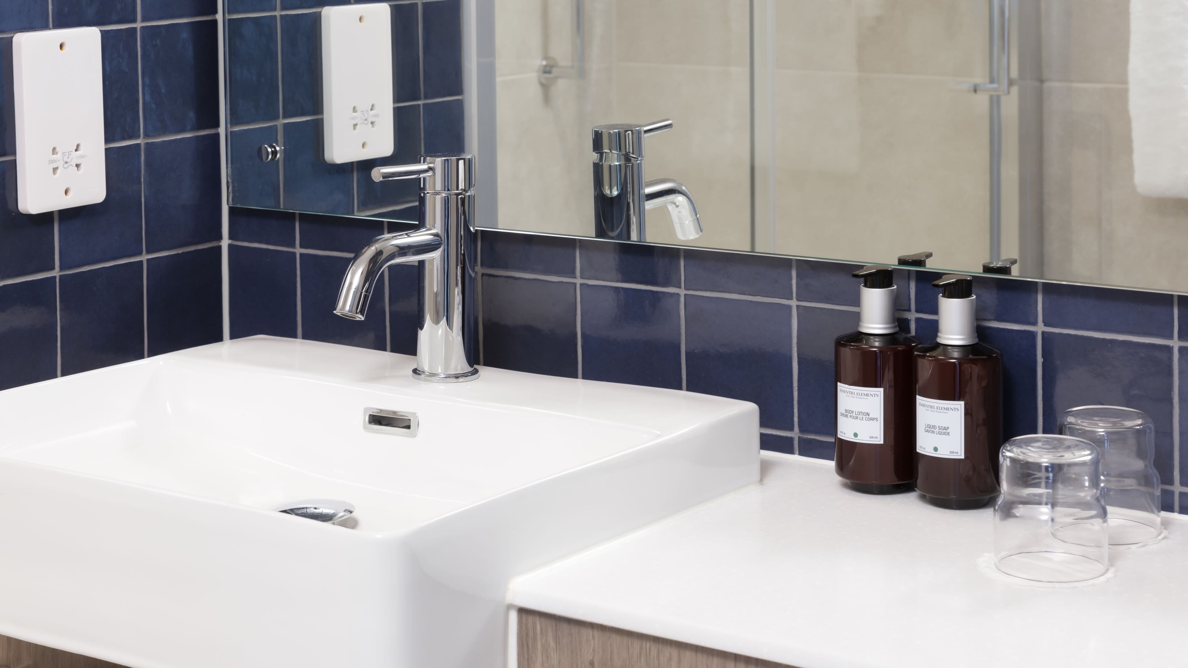 Studio Queen - Image 6