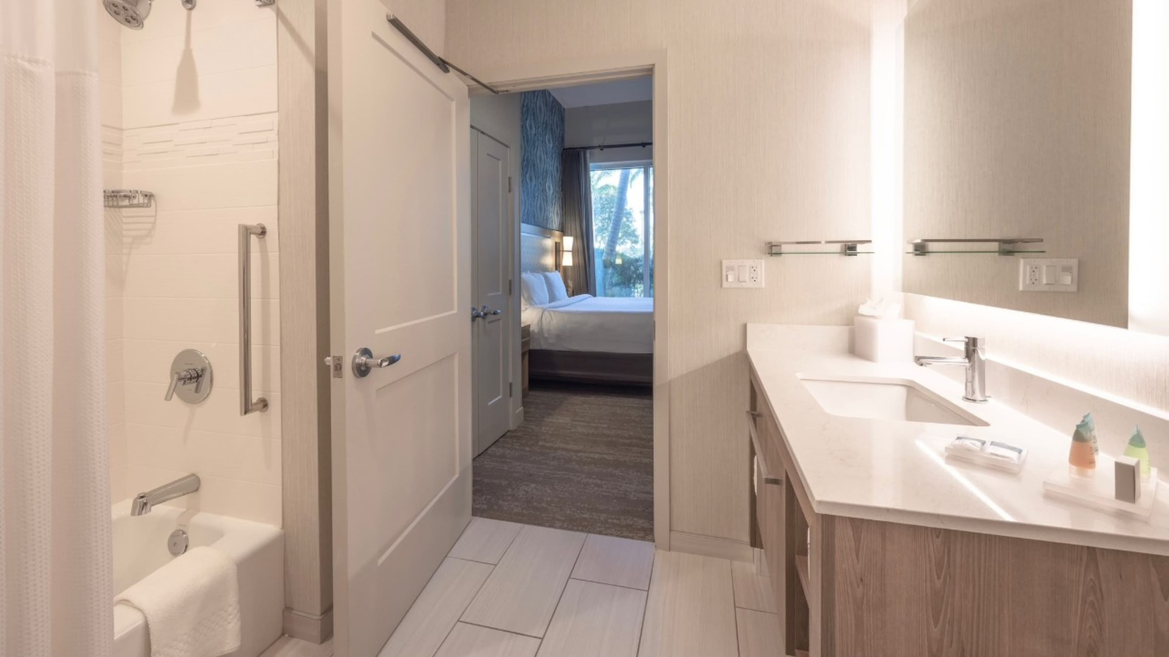 1 Bedroom Suite - Image 5